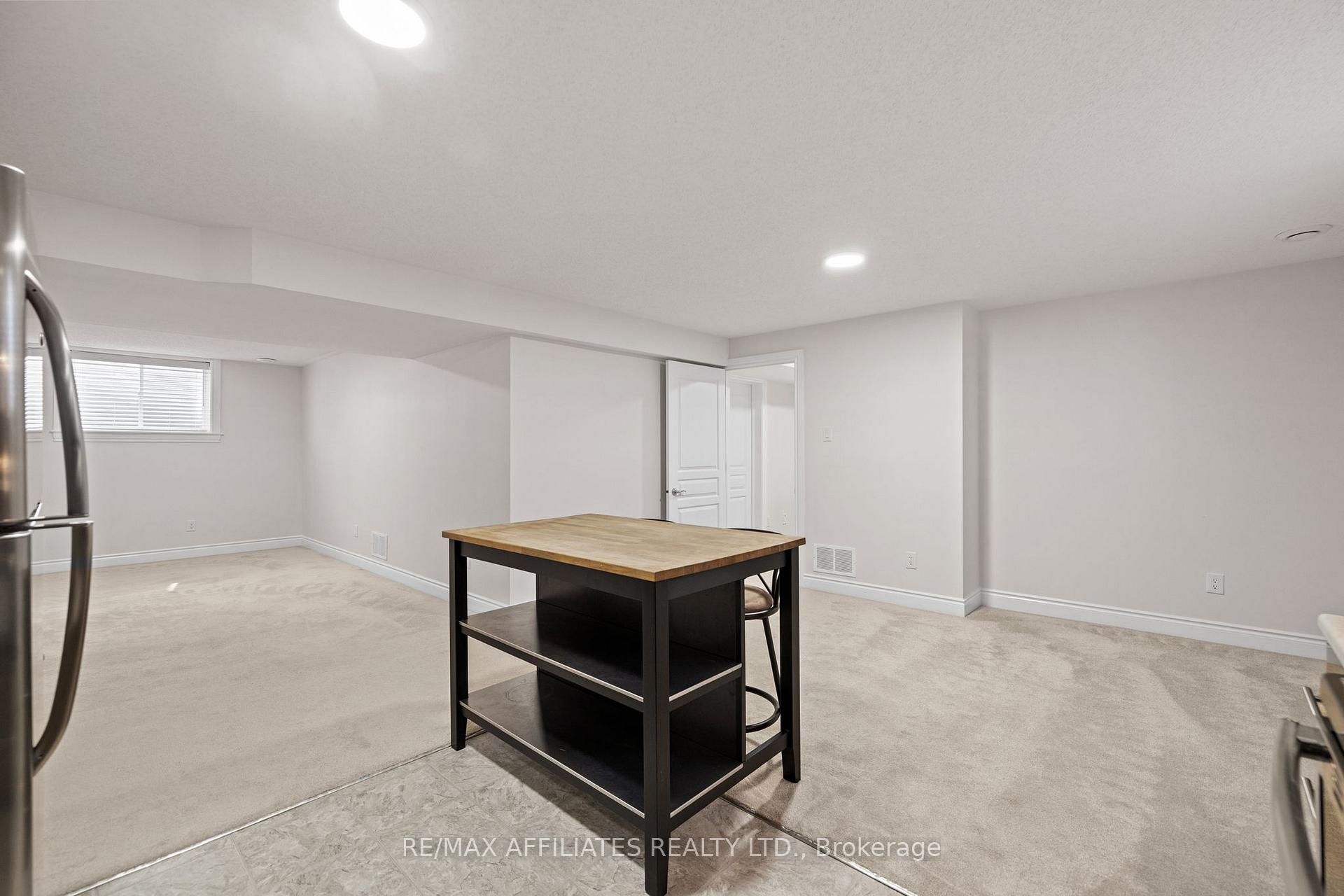 Photo 21 of 102 Elfin Grove, Ottawa, Kanata - Emerald Meadows/Trailwest — HOMEH