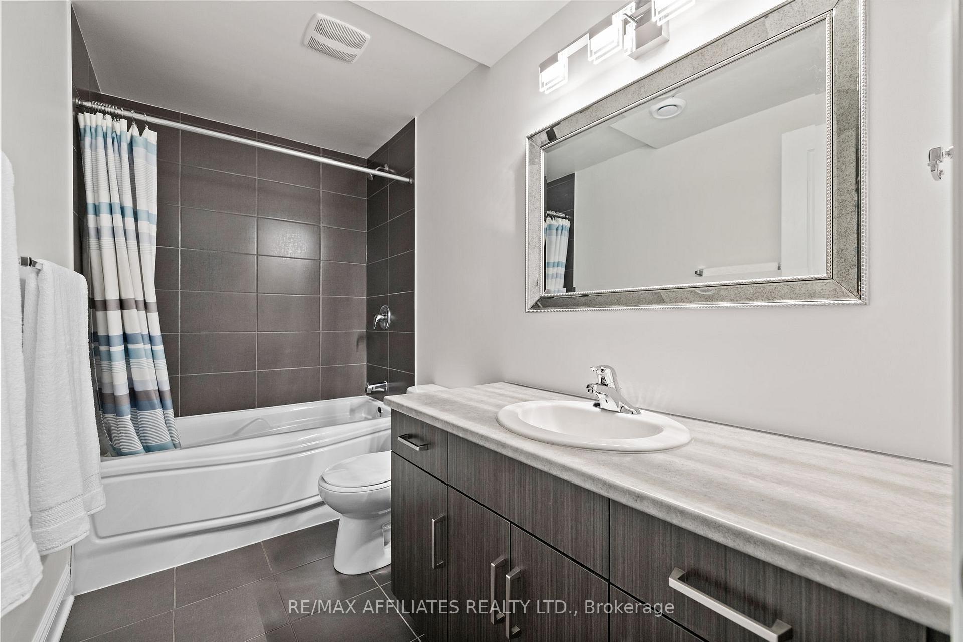 Photo 23 of 102 Elfin Grove, Ottawa, Kanata - Emerald Meadows/Trailwest — HOMEH