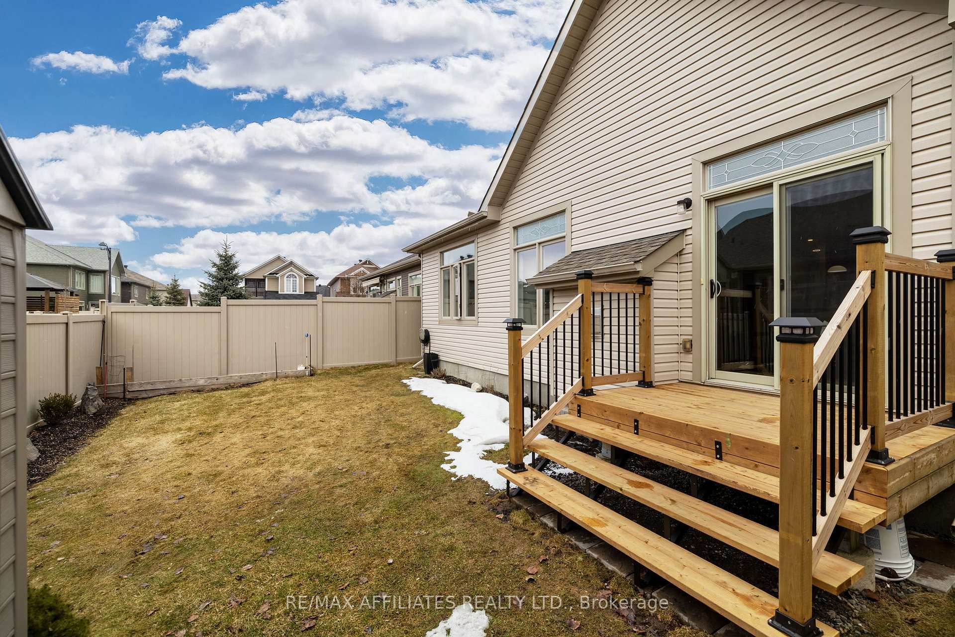 Photo 27 of 102 Elfin Grove, Ottawa, Kanata - Emerald Meadows/Trailwest — HOMEH