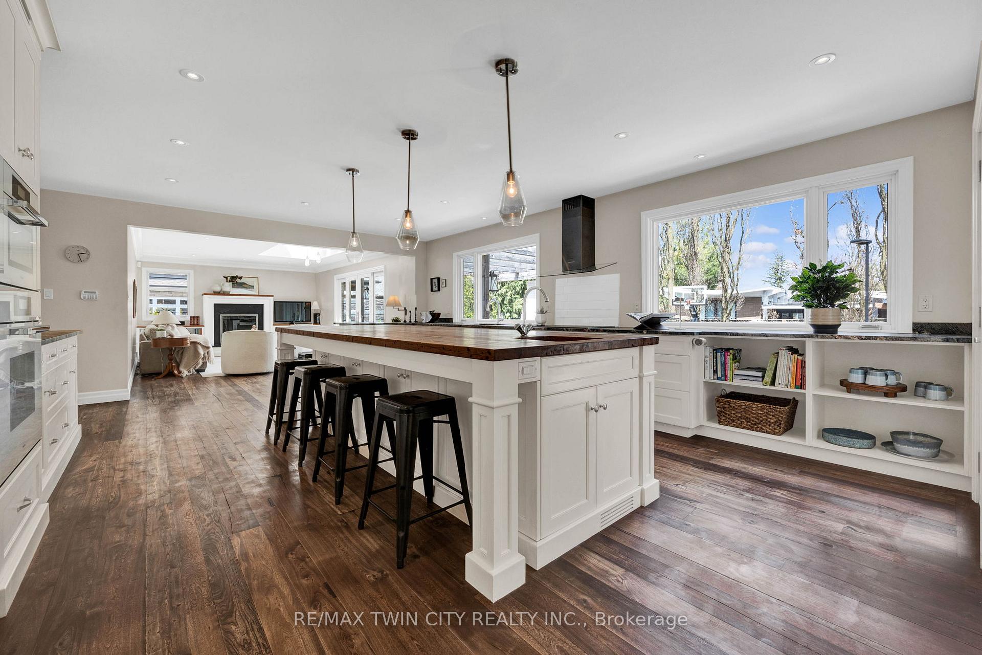 Photo 10 of 7 Huntley Crescent, Kitchener — HOMEH