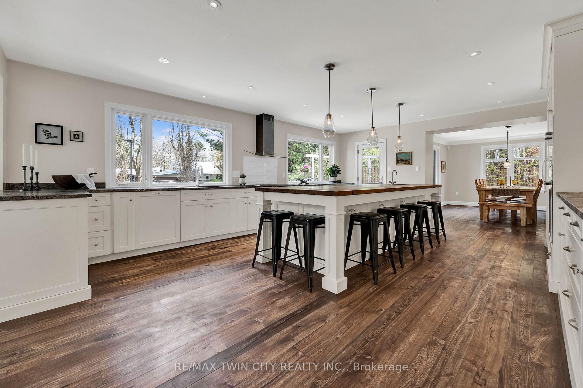 Photo 11 of 7 Huntley Crescent, Kitchener — HOMEH
