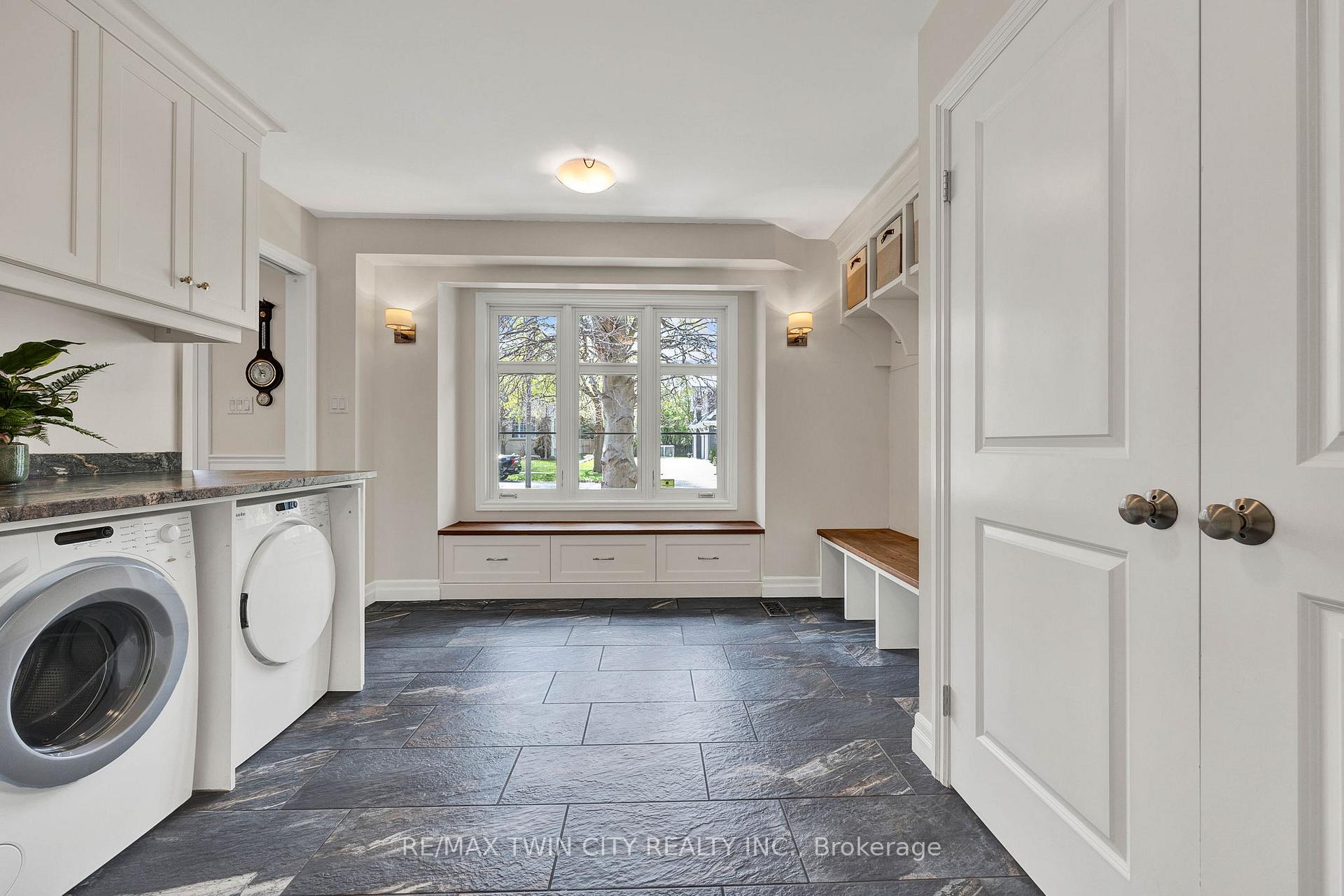 Photo 13 of 7 Huntley Crescent, Kitchener — HOMEH