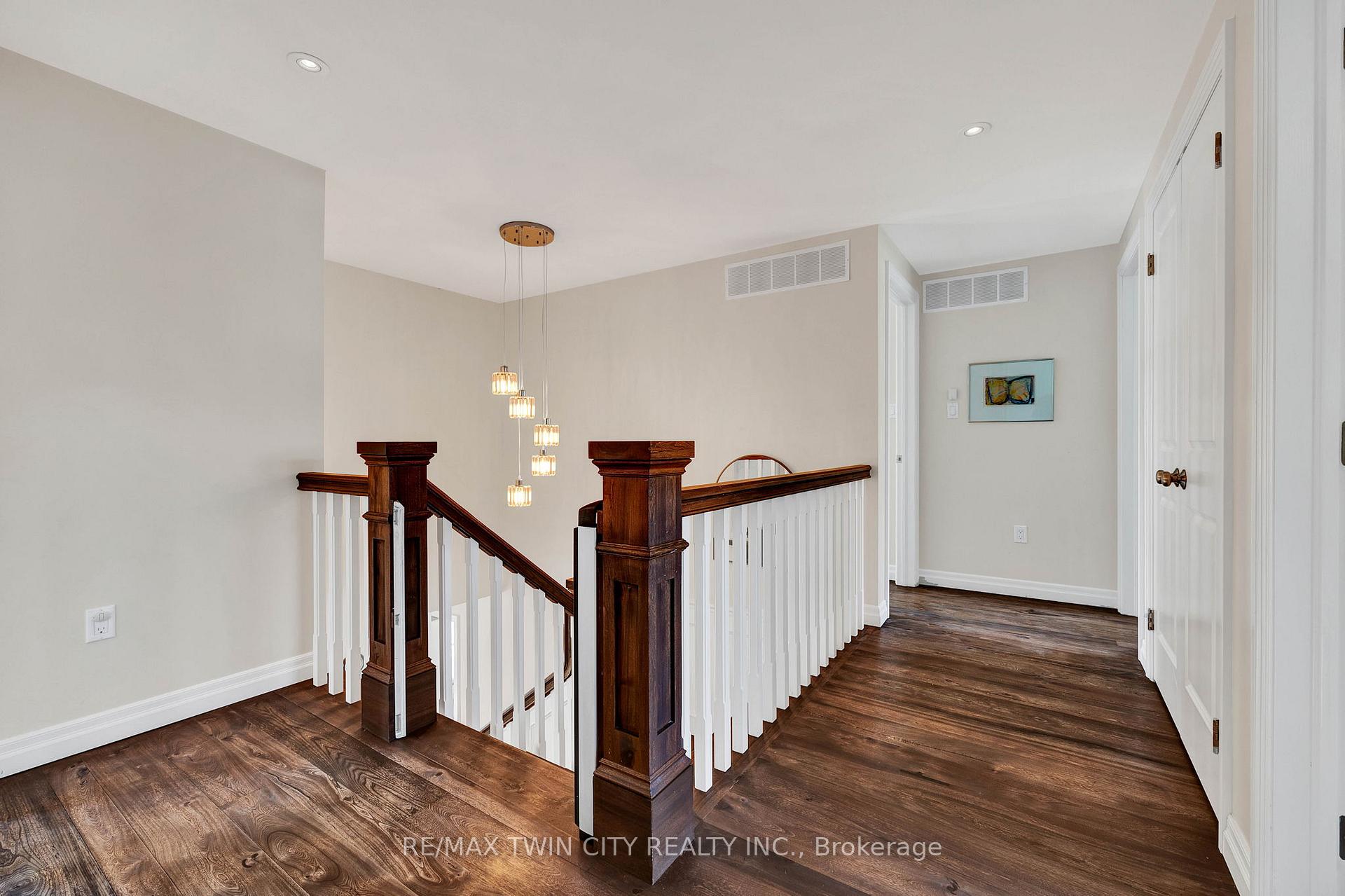 Photo 15 of 7 Huntley Crescent, Kitchener — HOMEH