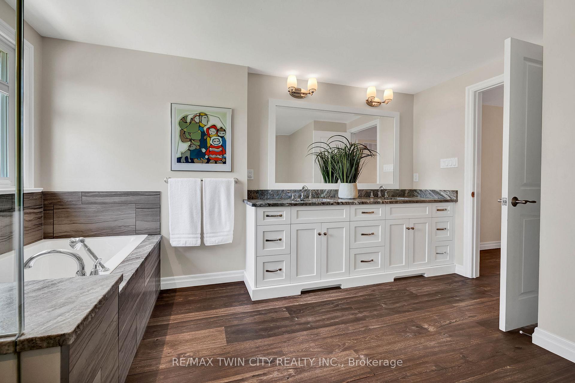 Photo 20 of 7 Huntley Crescent, Kitchener — HOMEH