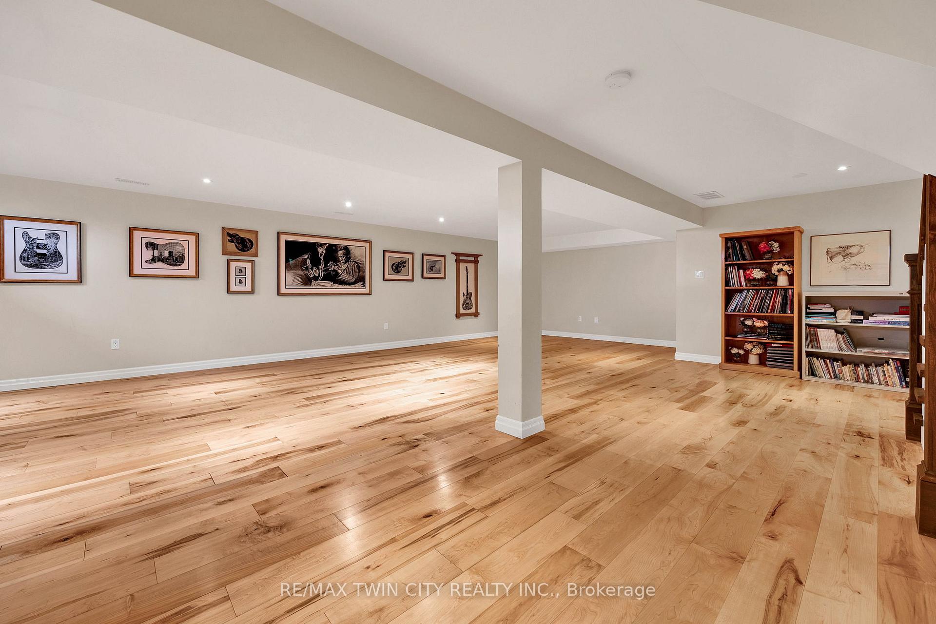 Photo 24 of 7 Huntley Crescent, Kitchener — HOMEH