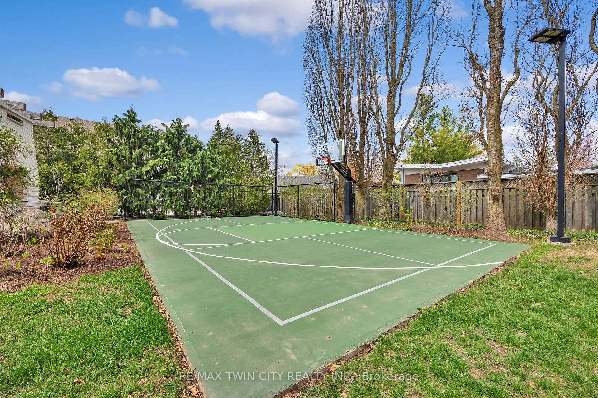 Photo 32 of 7 Huntley Crescent, Kitchener — HOMEH