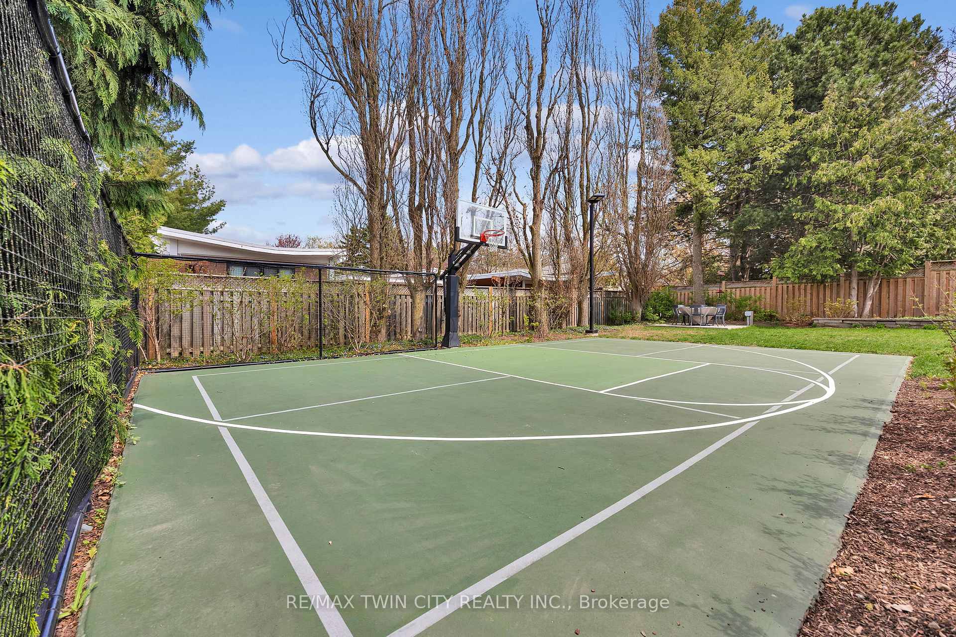 Photo 33 of 7 Huntley Crescent, Kitchener — HOMEH