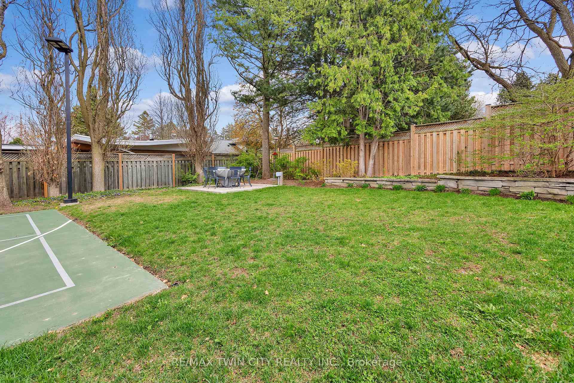 Photo 34 of 7 Huntley Crescent, Kitchener — HOMEH