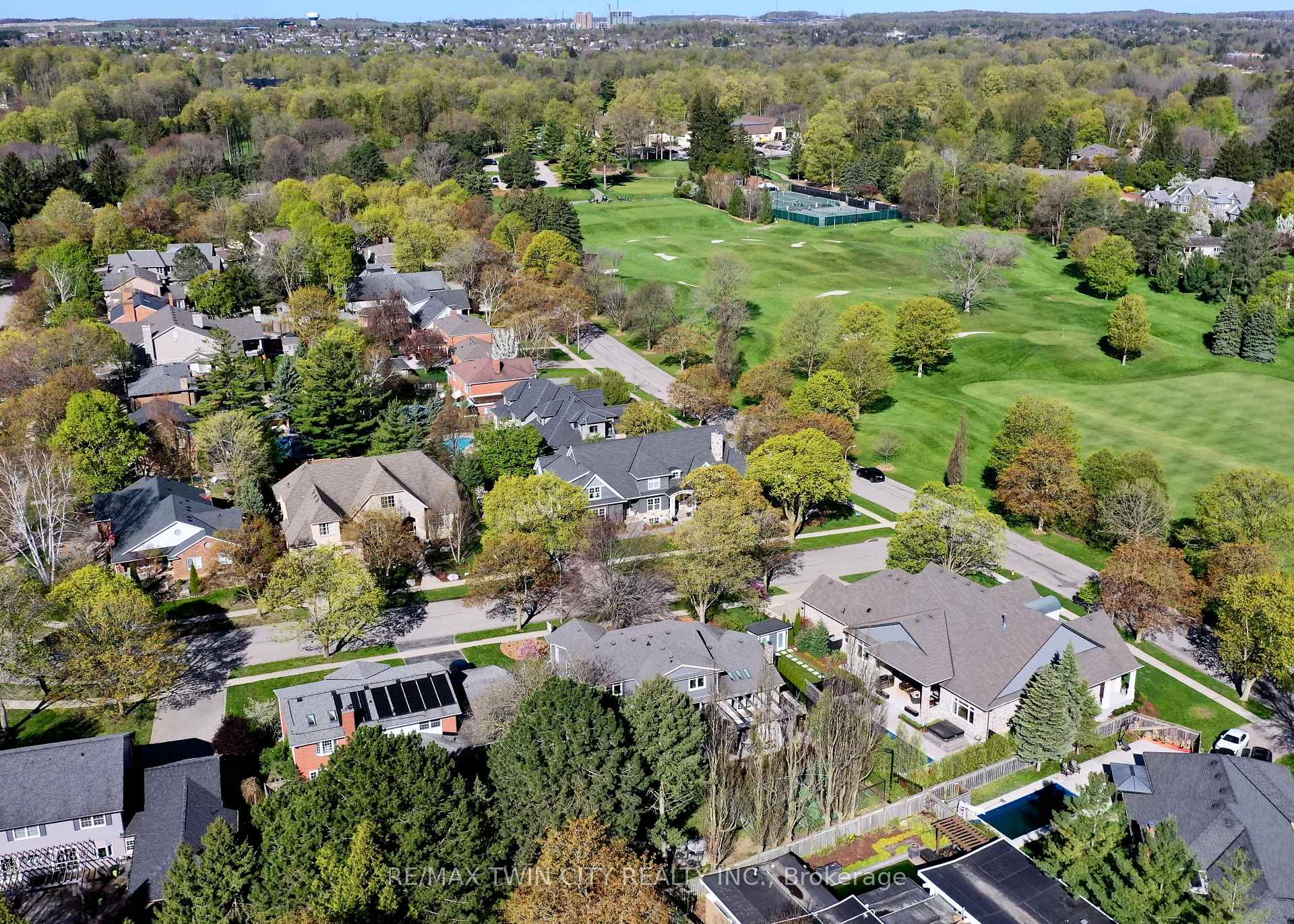 Photo 38 of 7 Huntley Crescent, Kitchener — HOMEH