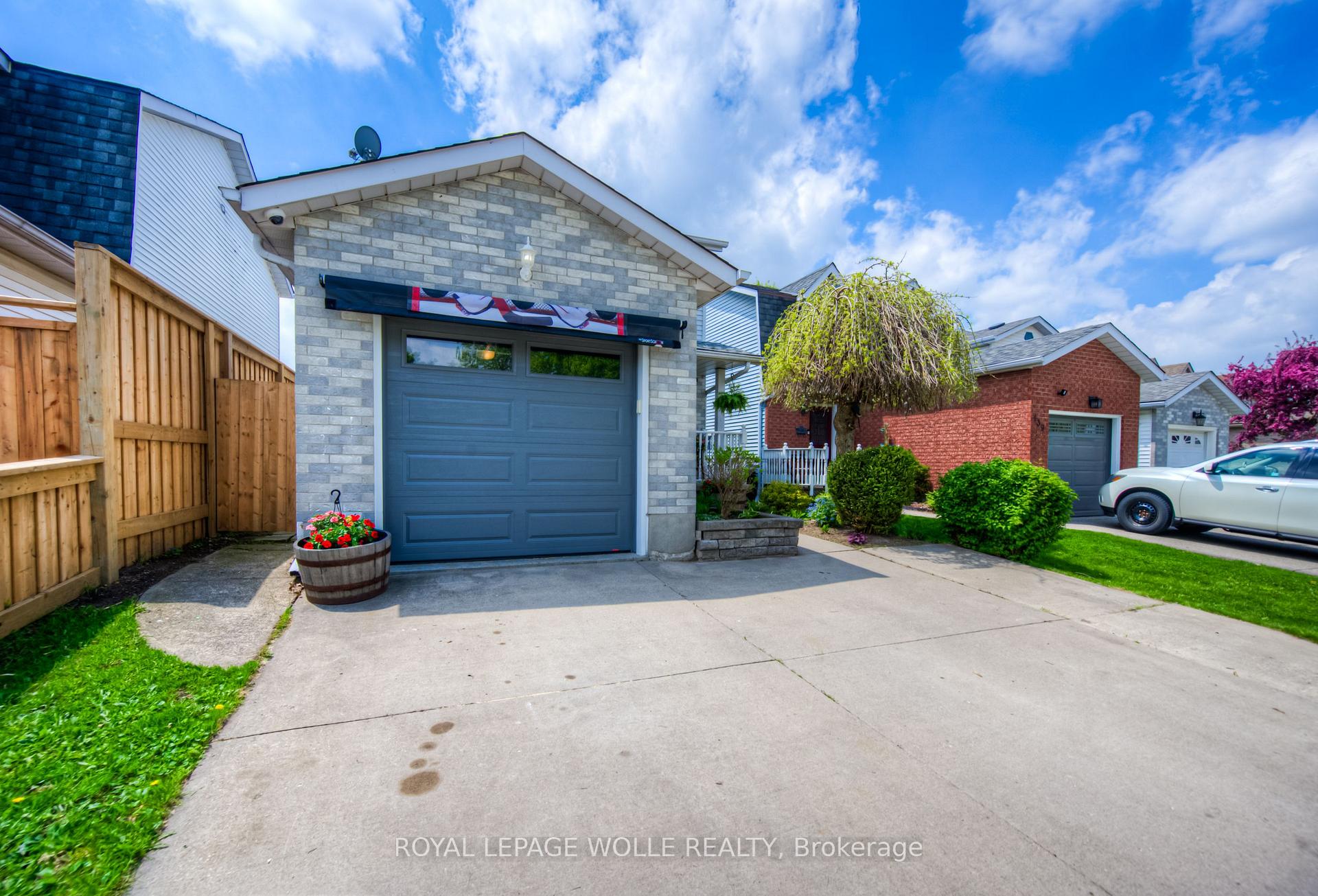 Photo 3 of 443 Otterbein Road, Kitchener — HOMEH