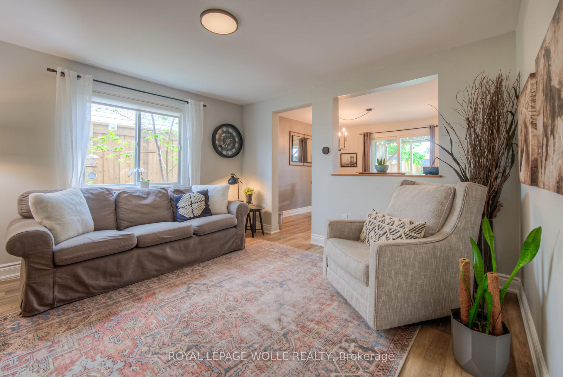 Photo 10 of 443 Otterbein Road, Kitchener — HOMEH