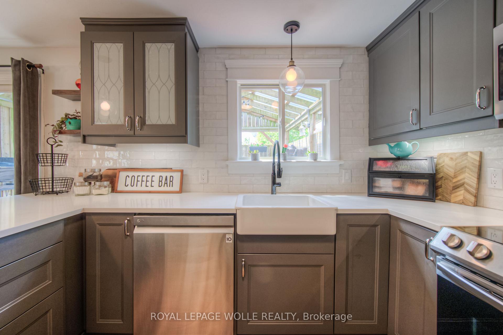 Photo 15 of 443 Otterbein Road, Kitchener — HOMEH
