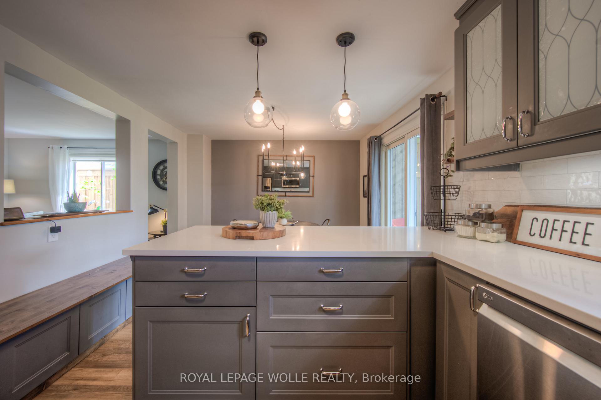 Photo 16 of 443 Otterbein Road, Kitchener — HOMEH