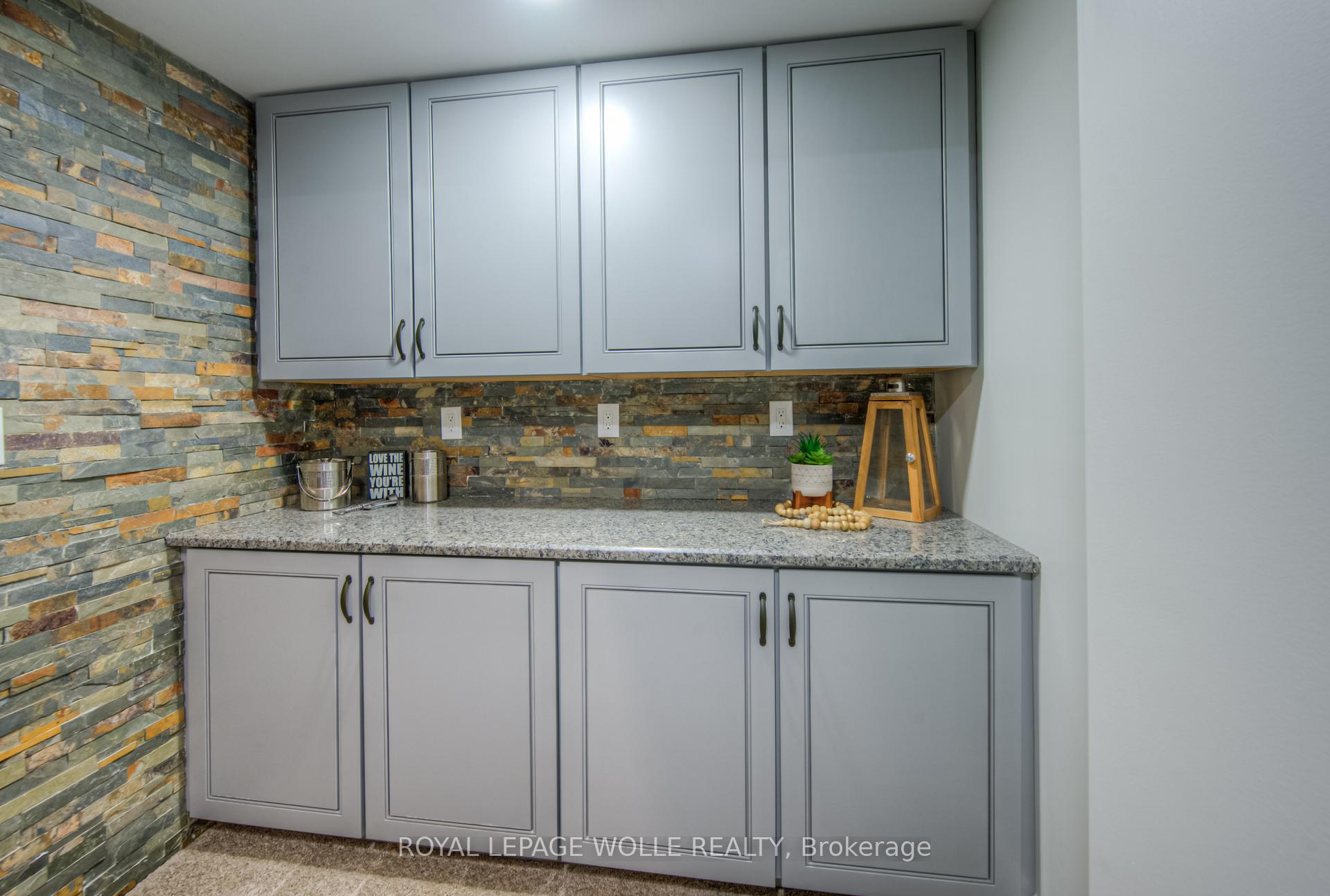 Photo 29 of 443 Otterbein Road, Kitchener — HOMEH
