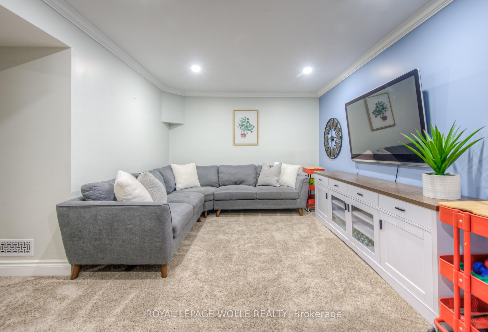 Photo 33 of 443 Otterbein Road, Kitchener — HOMEH