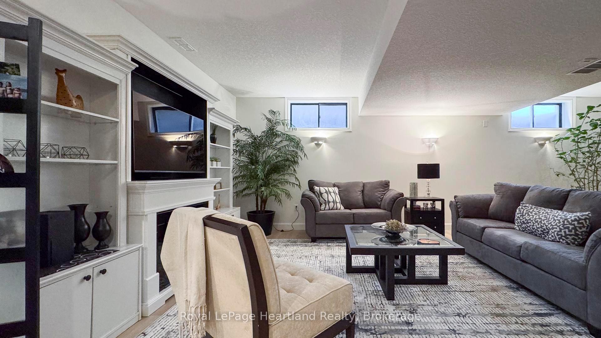 Photo 11 of 10 Red Clover Court, Middlesex Centre, Ilderton — HOMEH