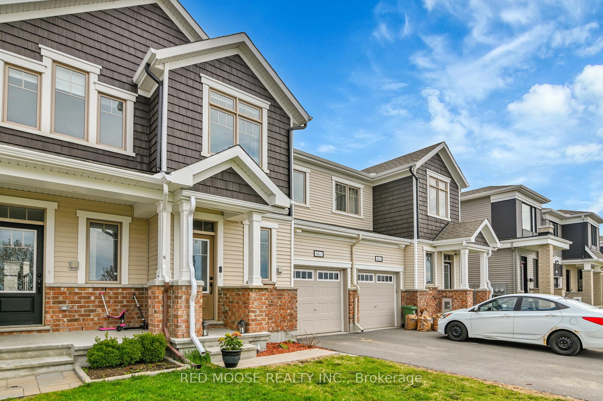 Photo 2 of 661 Rouncey Road, Ottawa, Kanata - Emerald Meadows/Trailwest — HOMEH
