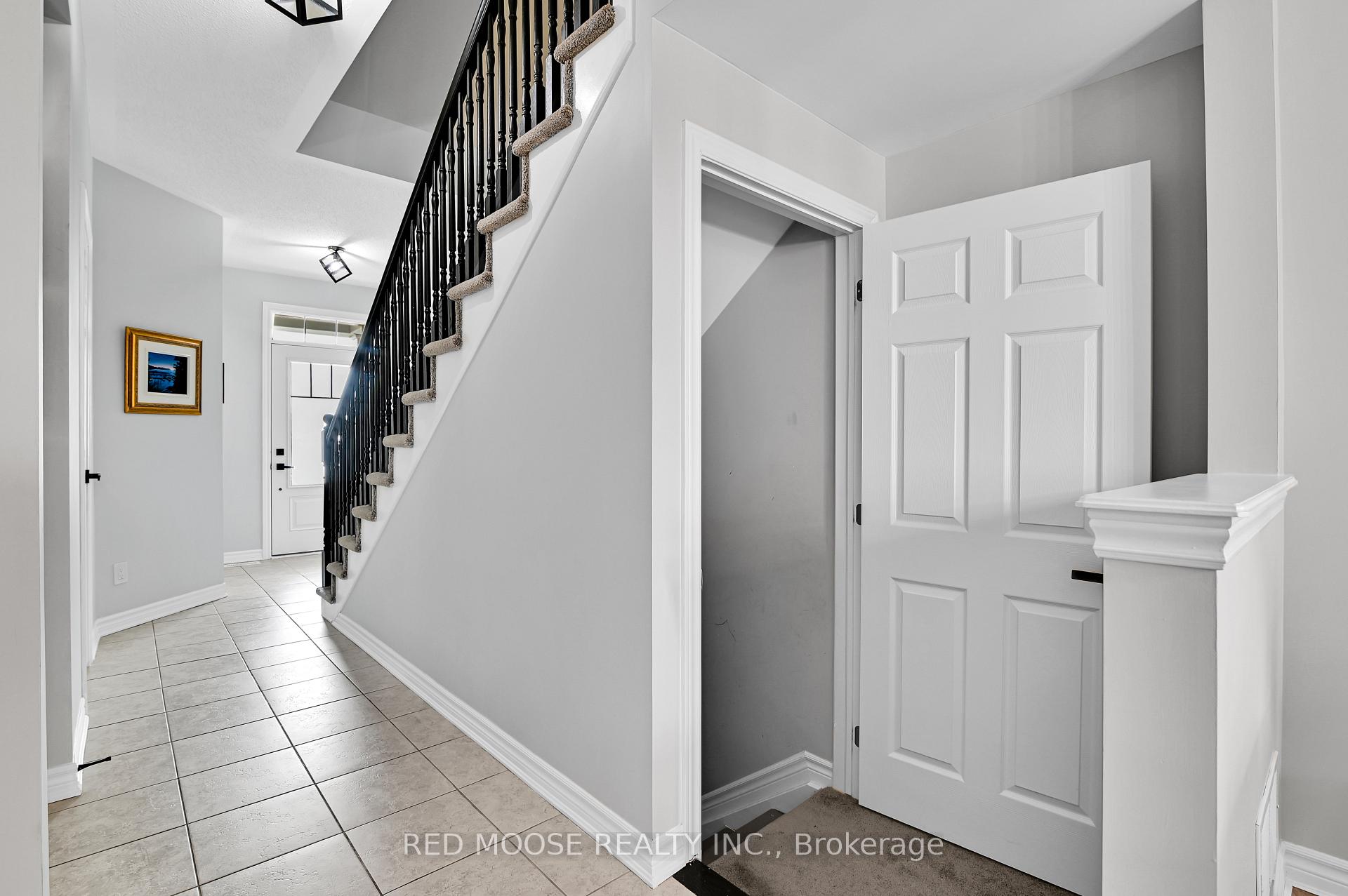 Photo 5 of 661 Rouncey Road, Ottawa, Kanata - Emerald Meadows/Trailwest — HOMEH