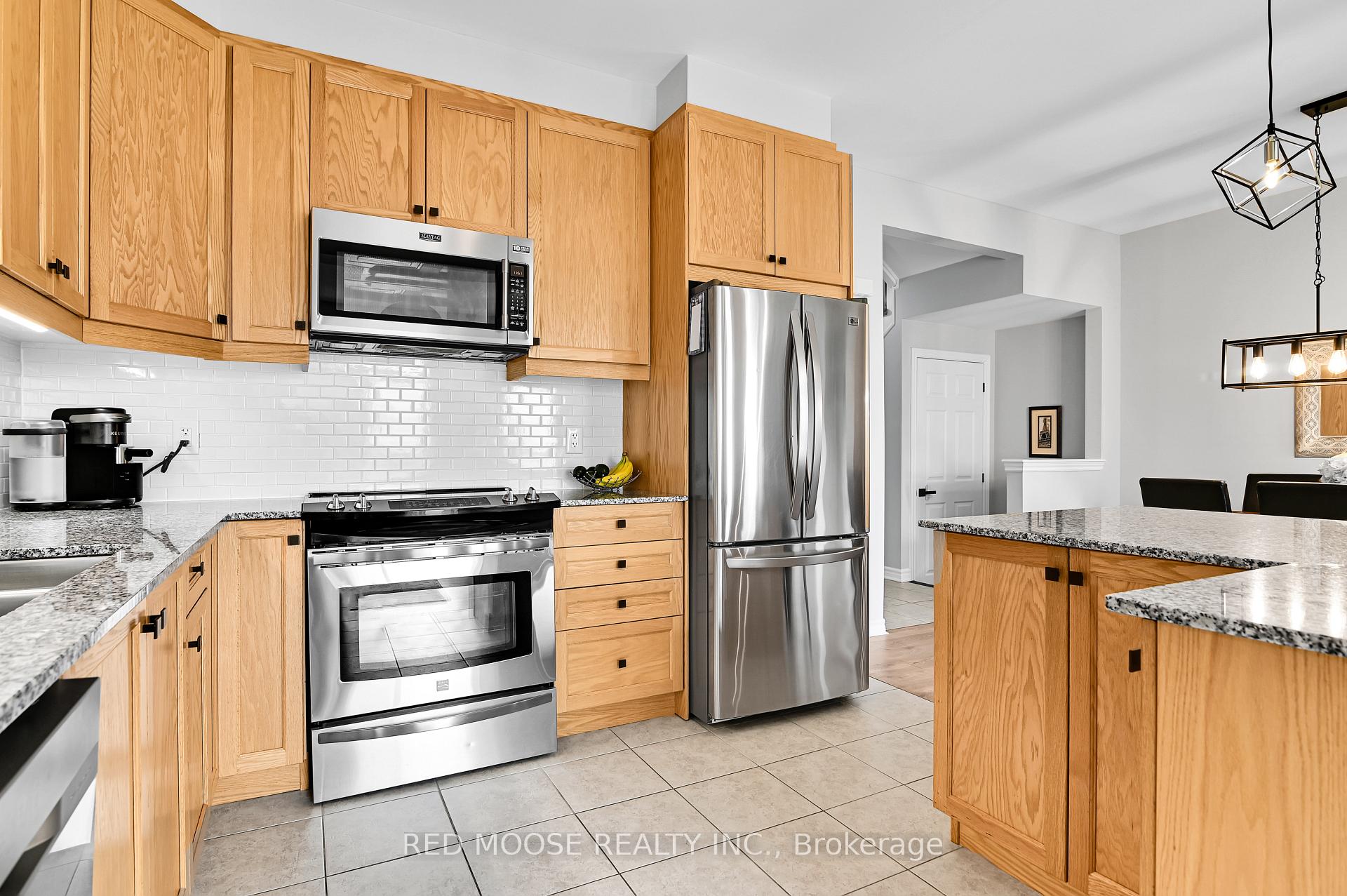 Photo 8 of 661 Rouncey Road, Ottawa, Kanata - Emerald Meadows/Trailwest — HOMEH