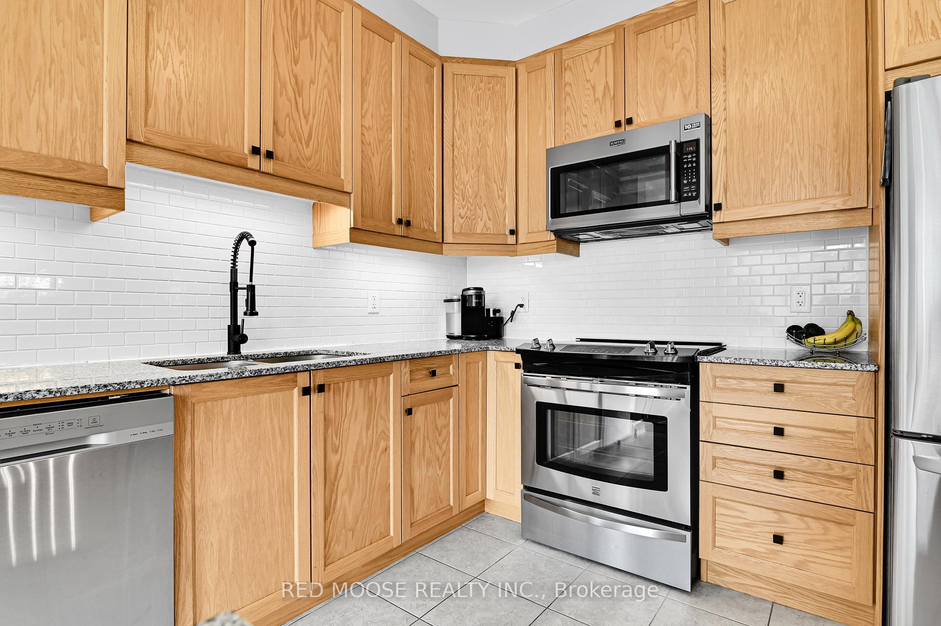 Photo 9 of 661 Rouncey Road, Ottawa, Kanata - Emerald Meadows/Trailwest — HOMEH