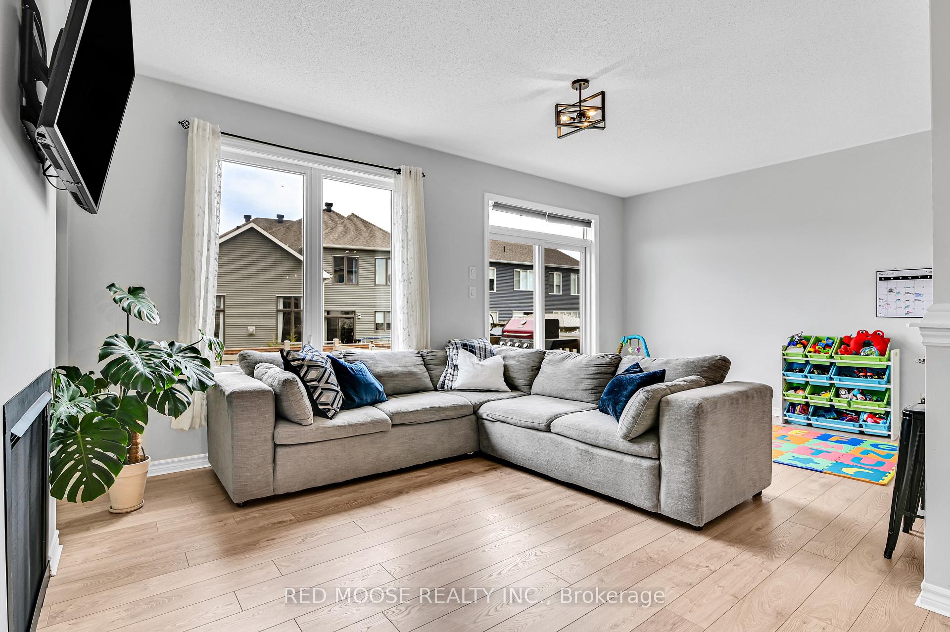 Photo 15 of 661 Rouncey Road, Ottawa, Kanata - Emerald Meadows/Trailwest — HOMEH