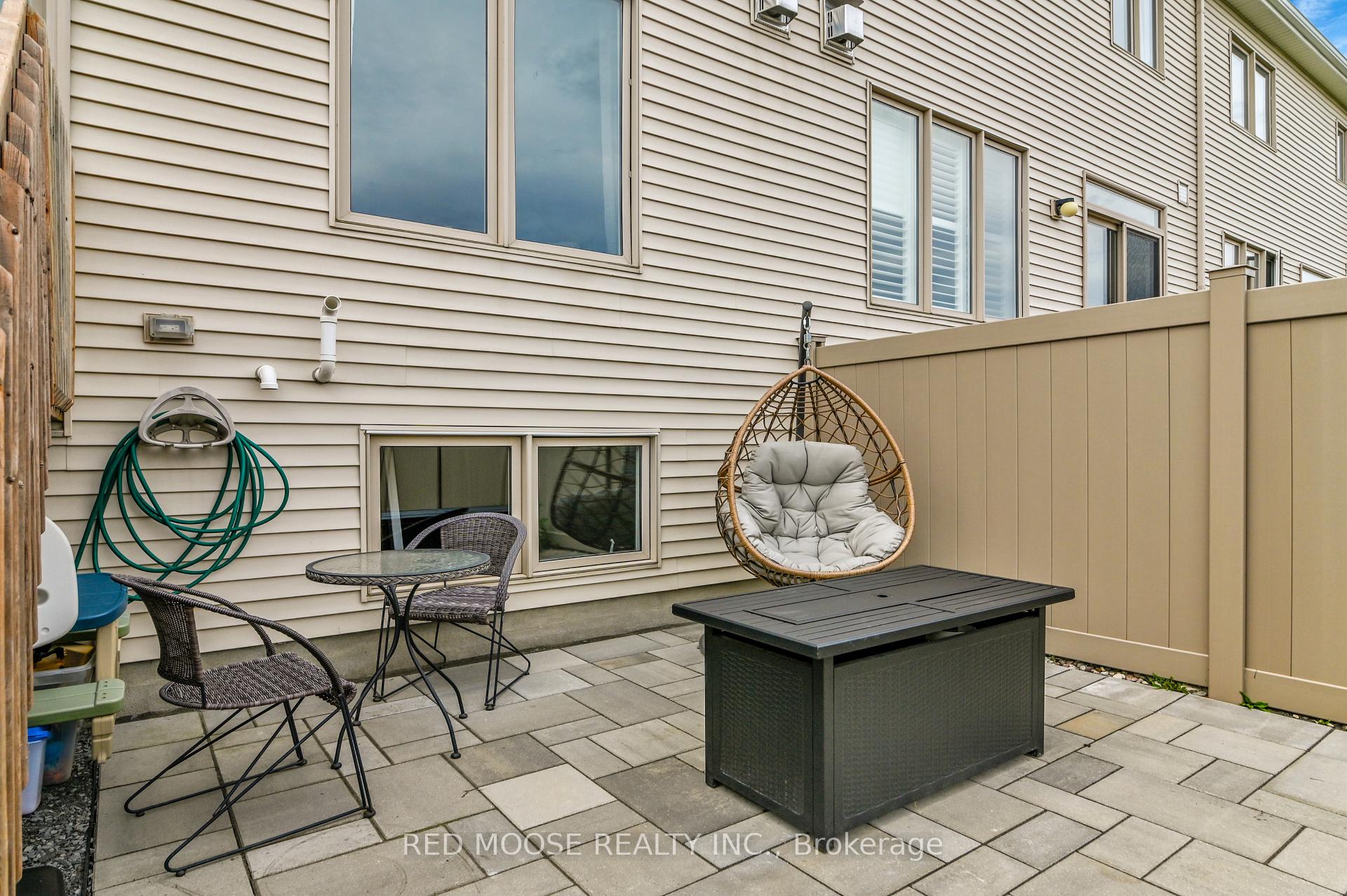 Photo 33 of 661 Rouncey Road, Ottawa, Kanata - Emerald Meadows/Trailwest — HOMEH