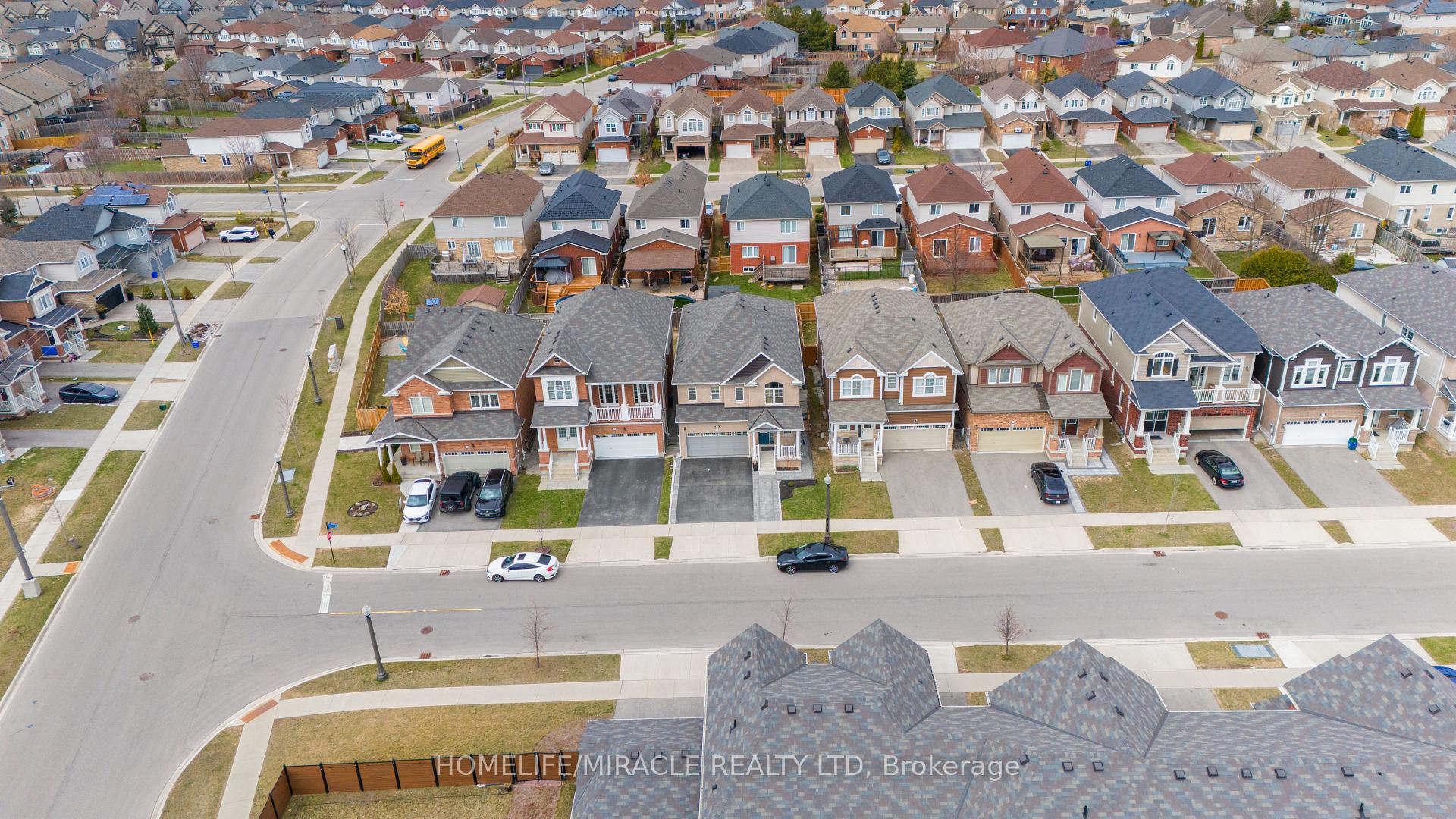 Photo 3 of 11 Watermill Street, Kitchener — HOMEH