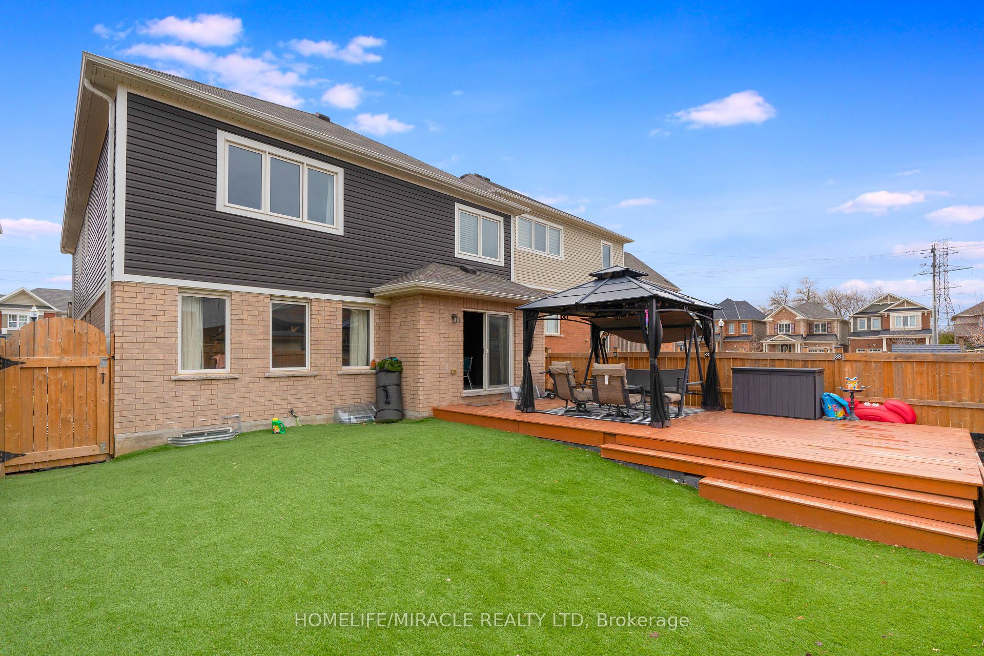 Photo 5 of 11 Watermill Street, Kitchener — HOMEH