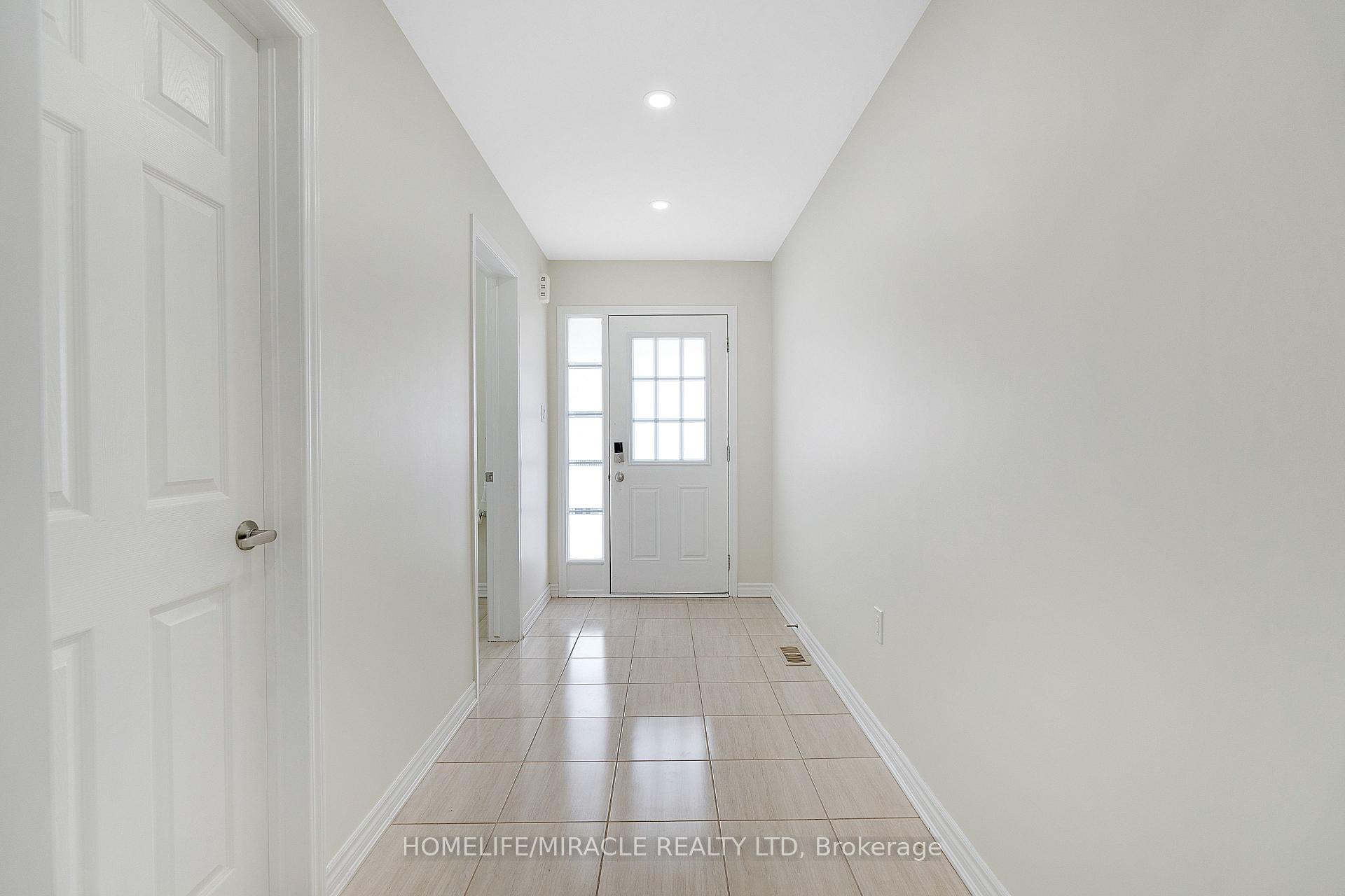 Photo 9 of 11 Watermill Street, Kitchener — HOMEH