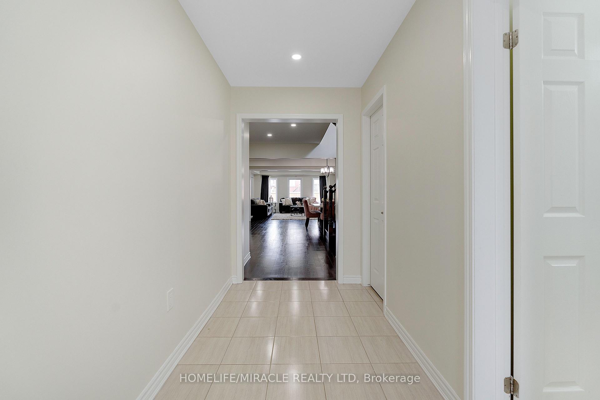 Photo 10 of 11 Watermill Street, Kitchener — HOMEH