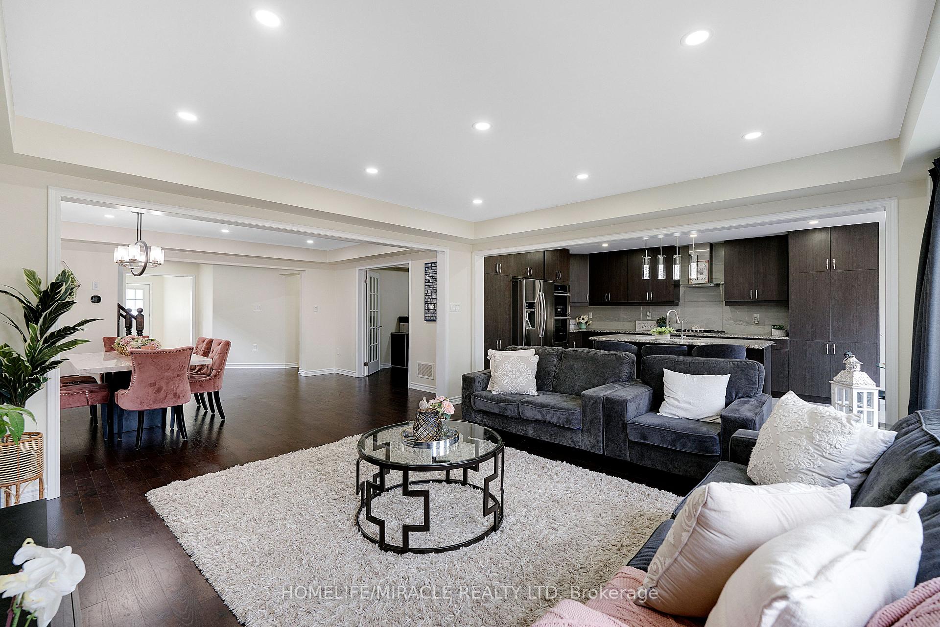 Photo 17 of 11 Watermill Street, Kitchener — HOMEH
