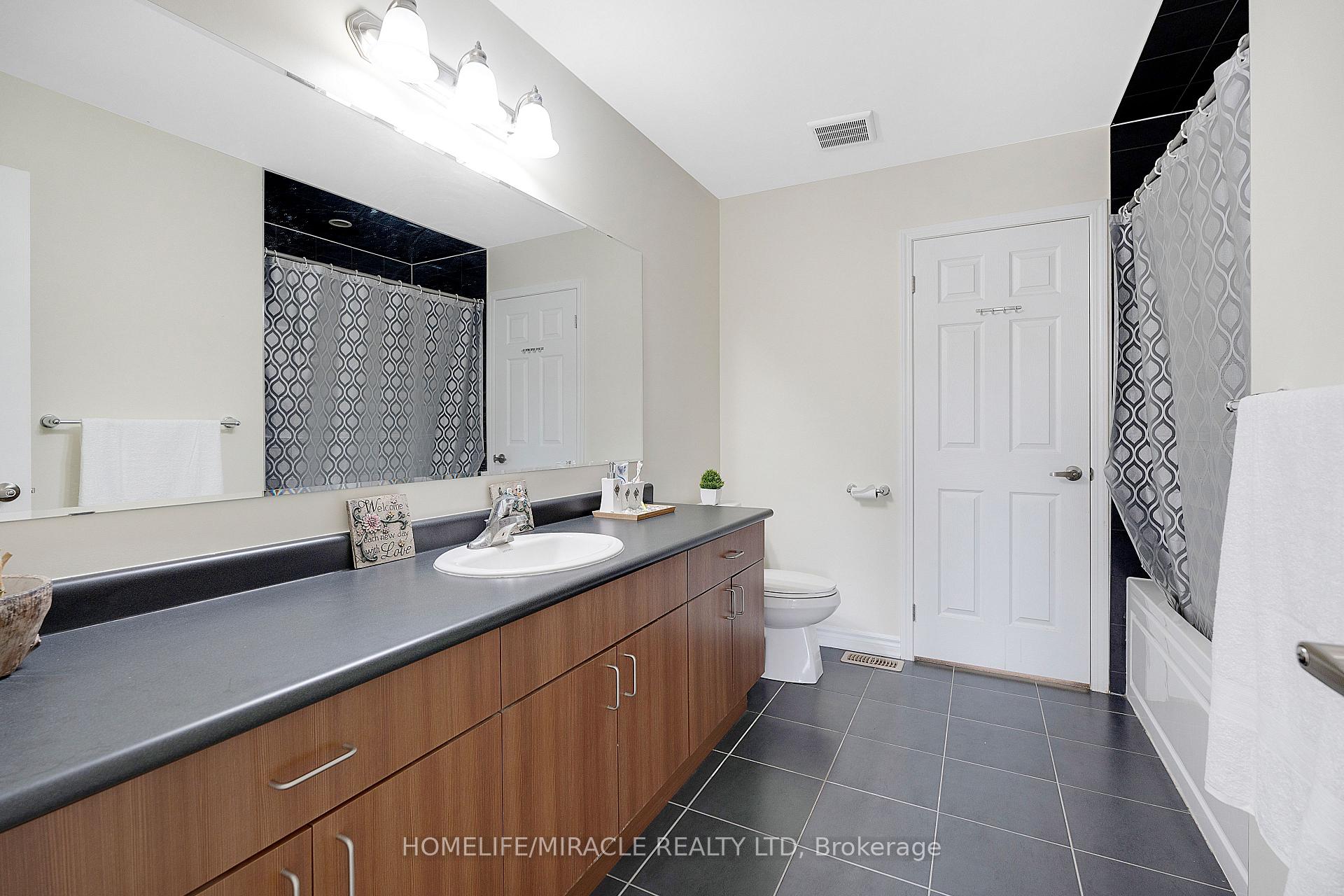 Photo 31 of 11 Watermill Street, Kitchener — HOMEH