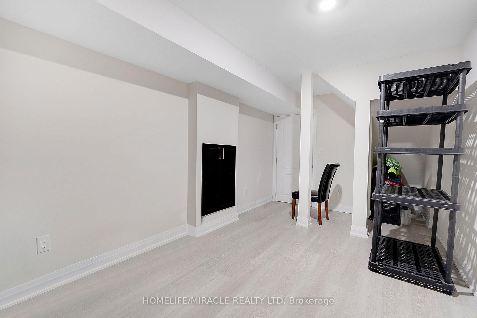Photo 41 of 11 Watermill Street, Kitchener — HOMEH
