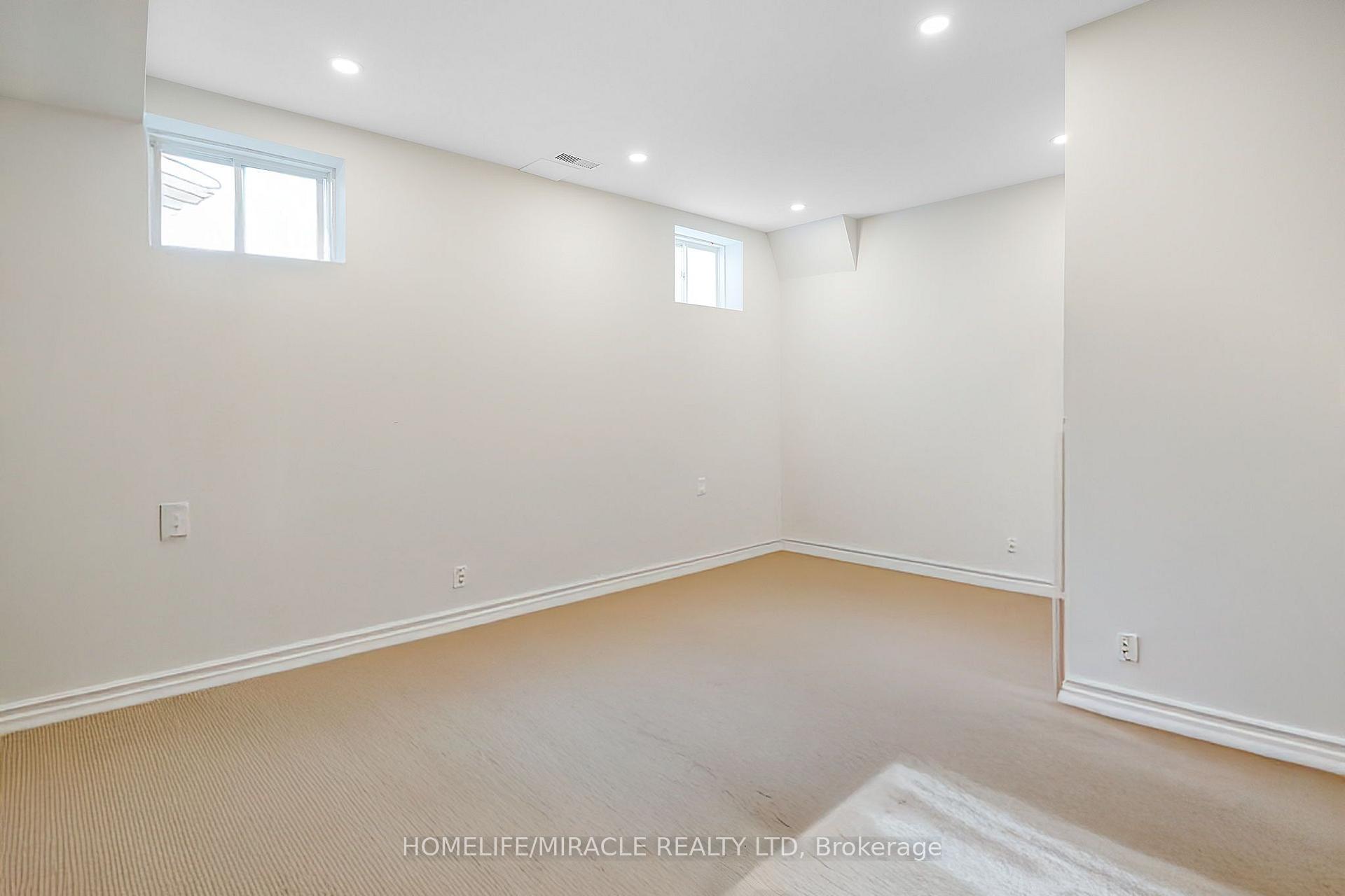 Photo 44 of 11 Watermill Street, Kitchener — HOMEH
