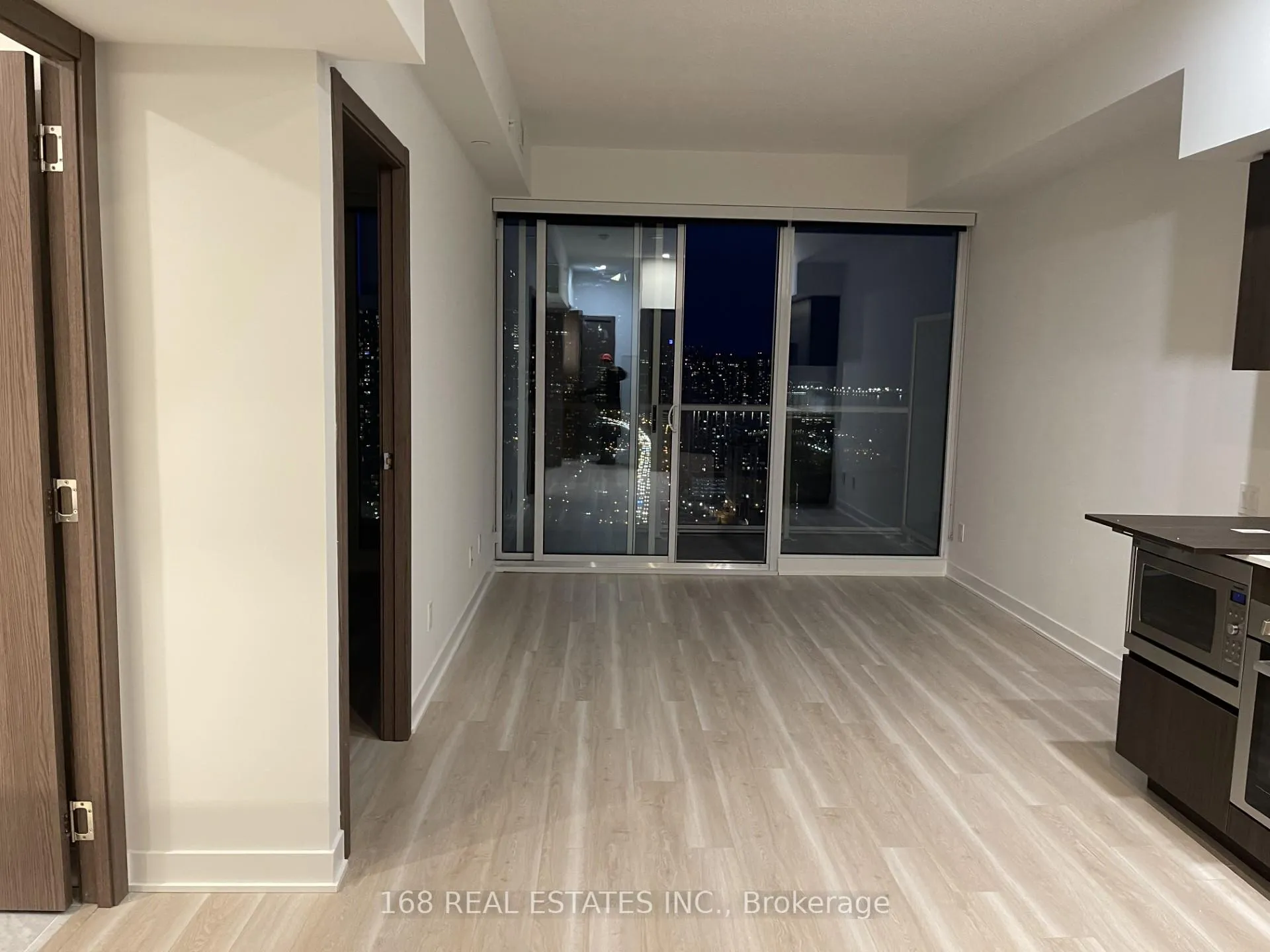 Photo 3 of Unit 3611, 17 Bathurst Street, Toronto, Waterfront Communities — HOMEH