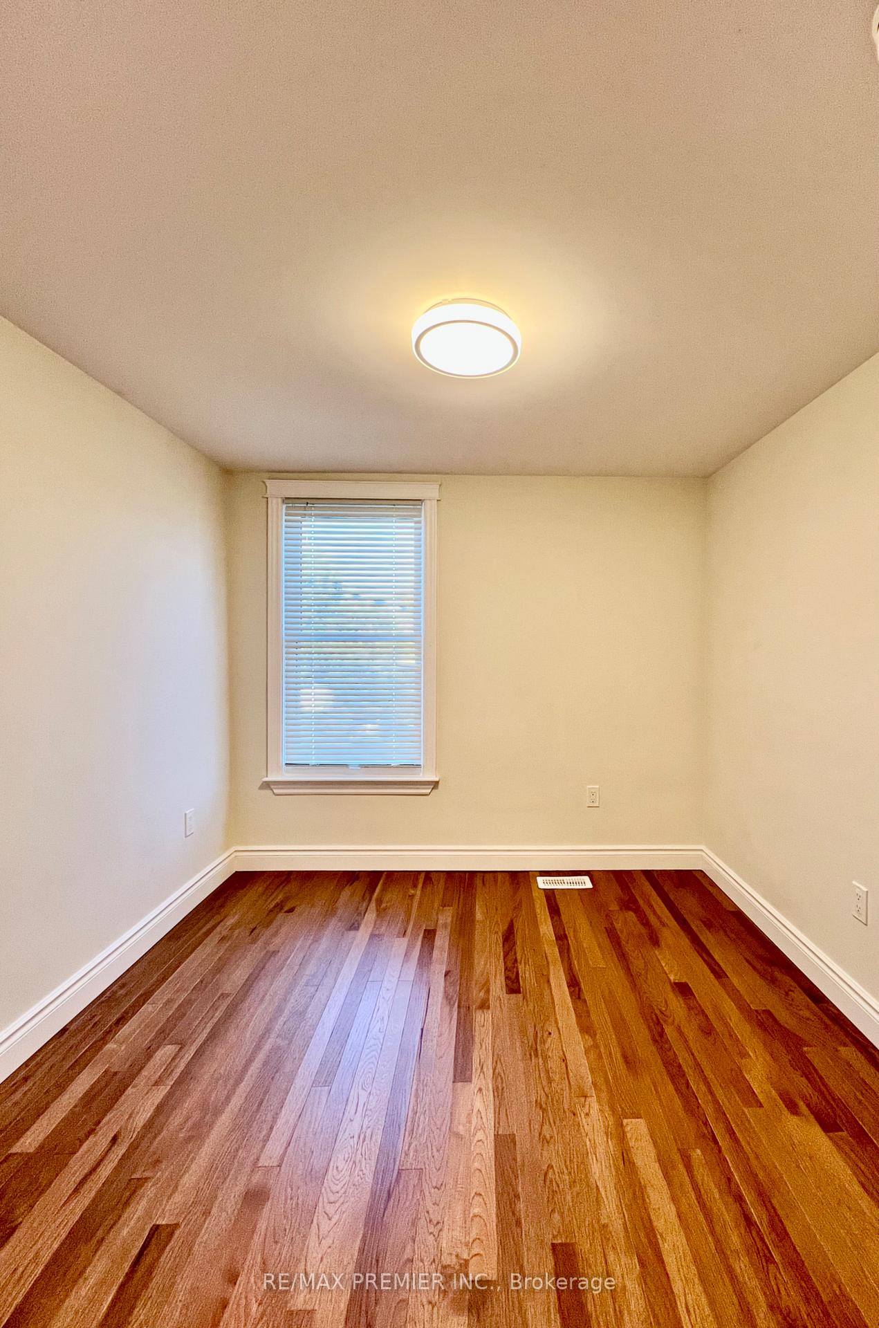 Photo 42 of 10 Patrick Street, Kingston, East of Sir John A. Blvd — HOMEH