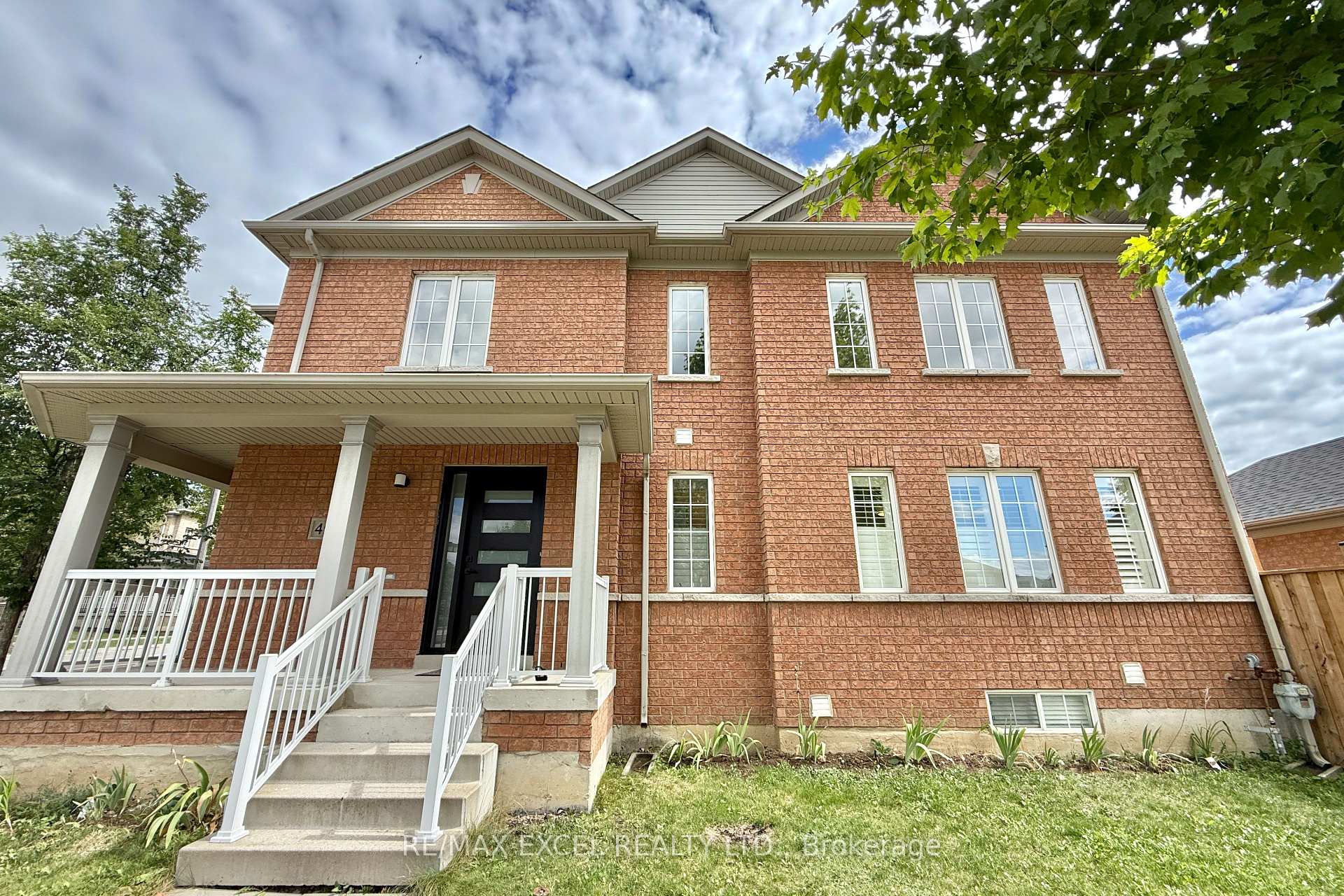 Photo 3 of 455 White's Hill Avenue, Markham, Cornell — HOMEH