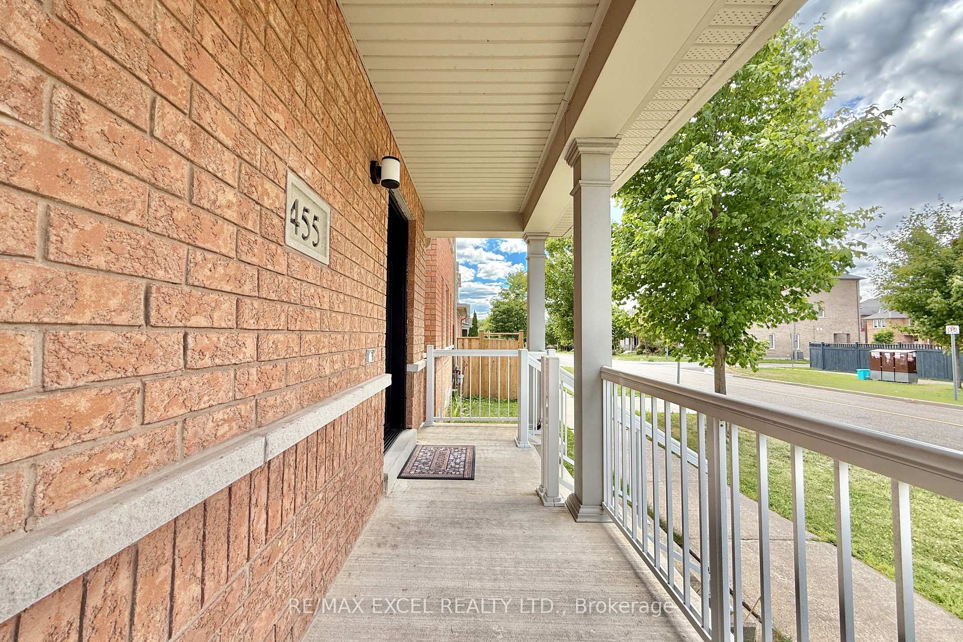 Photo 5 of 455 White's Hill Avenue, Markham, Cornell — HOMEH