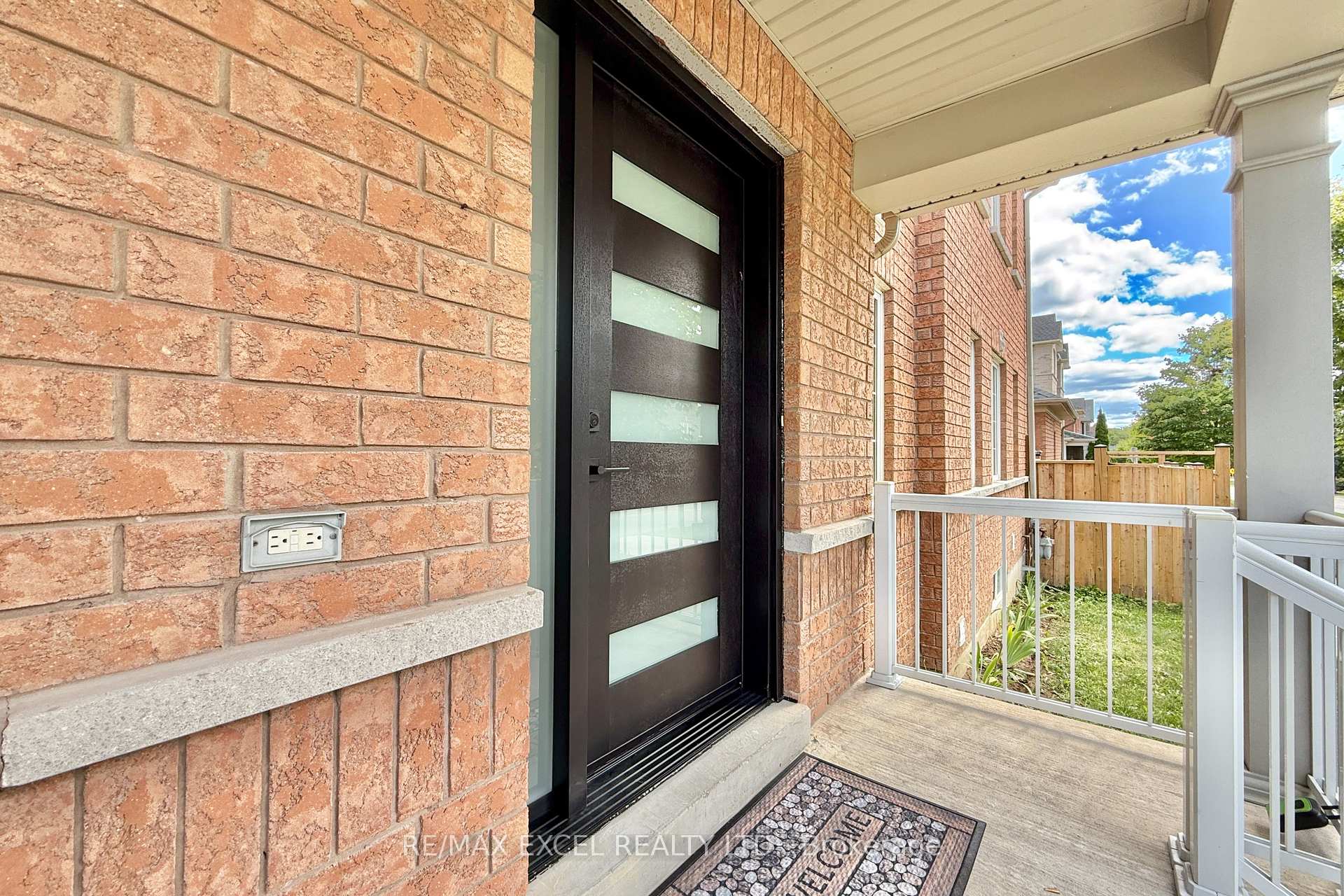 Photo 6 of 455 White's Hill Avenue, Markham, Cornell — HOMEH