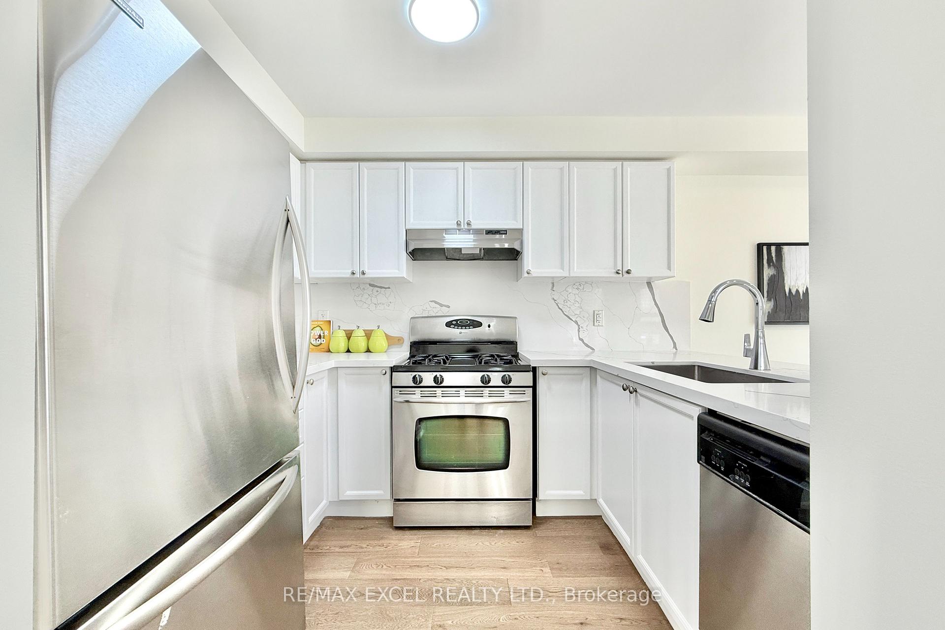 Photo 21 of 455 White's Hill Avenue, Markham, Cornell — HOMEH