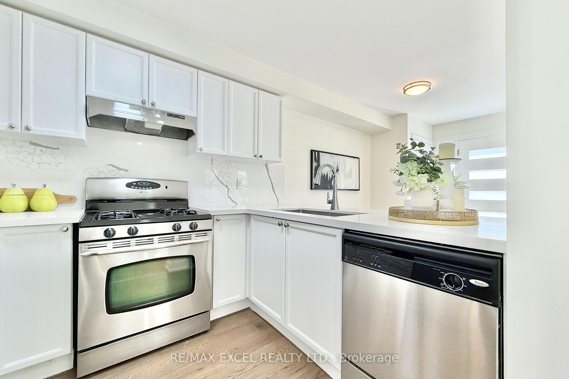 Photo 22 of 455 White's Hill Avenue, Markham, Cornell — HOMEH