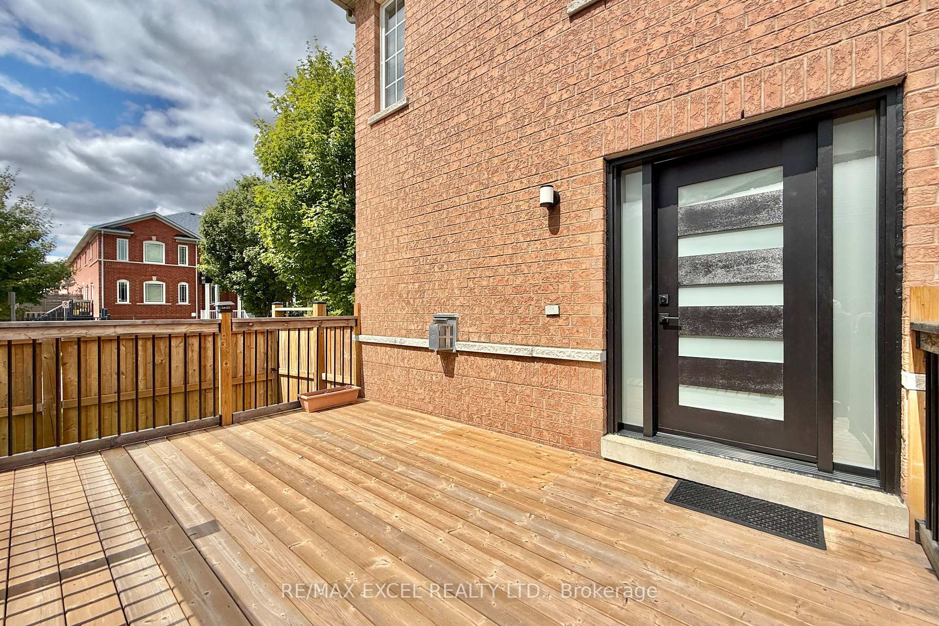 Photo 24 of 455 White's Hill Avenue, Markham, Cornell — HOMEH