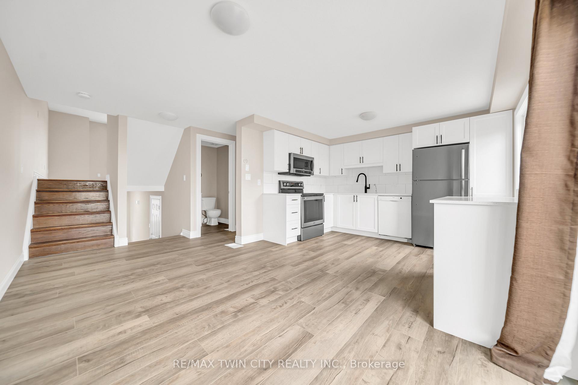 Photo 6 of 124 Donnenwerth Drive, Kitchener — HOMEH