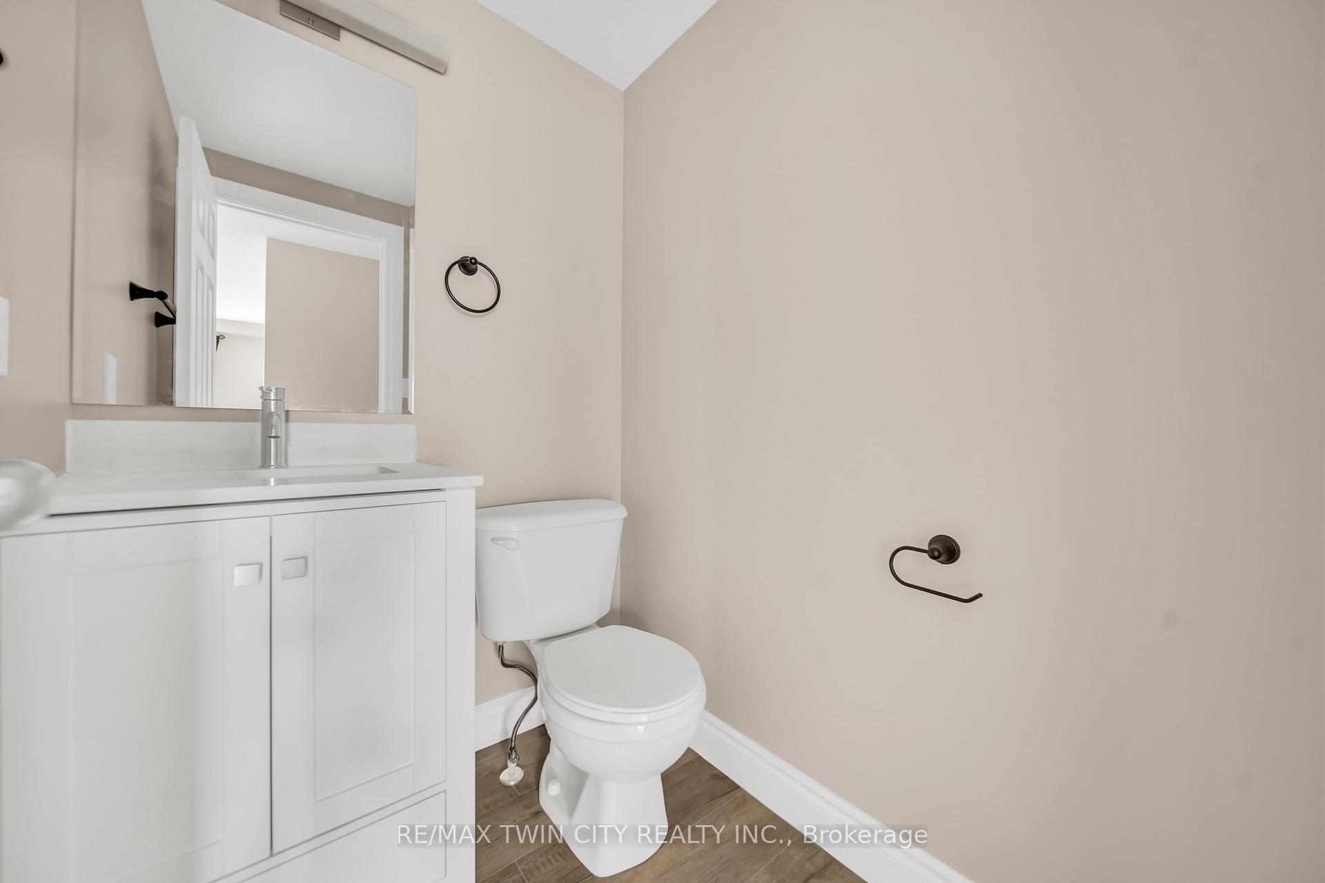 Photo 9 of 124 Donnenwerth Drive, Kitchener — HOMEH