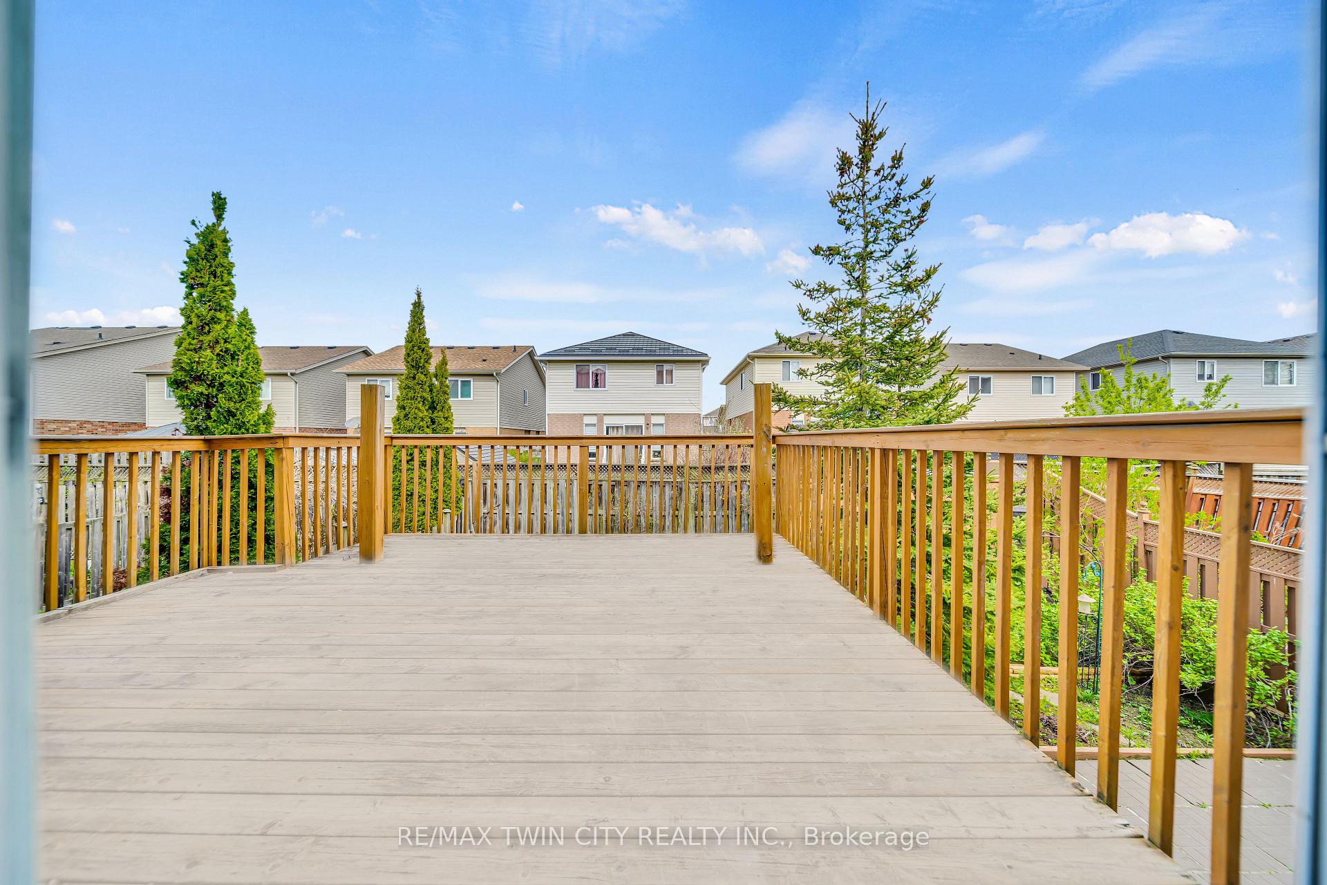Photo 25 of 124 Donnenwerth Drive, Kitchener — HOMEH