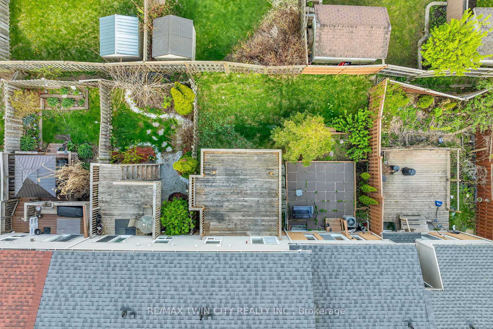 Photo 28 of 124 Donnenwerth Drive, Kitchener — HOMEH