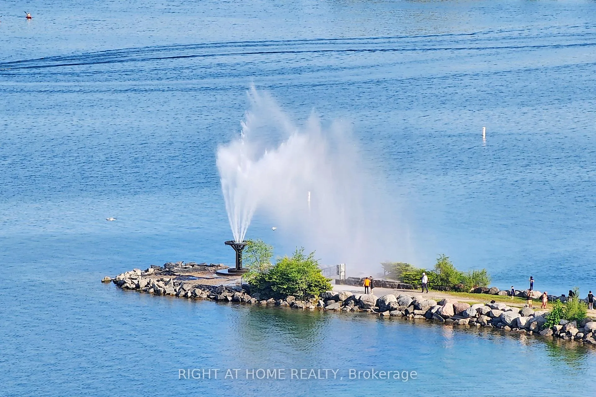 Photo 7 of Unit PH06, 37 Ellen Street, Barrie, Lakeshore — HOMEH