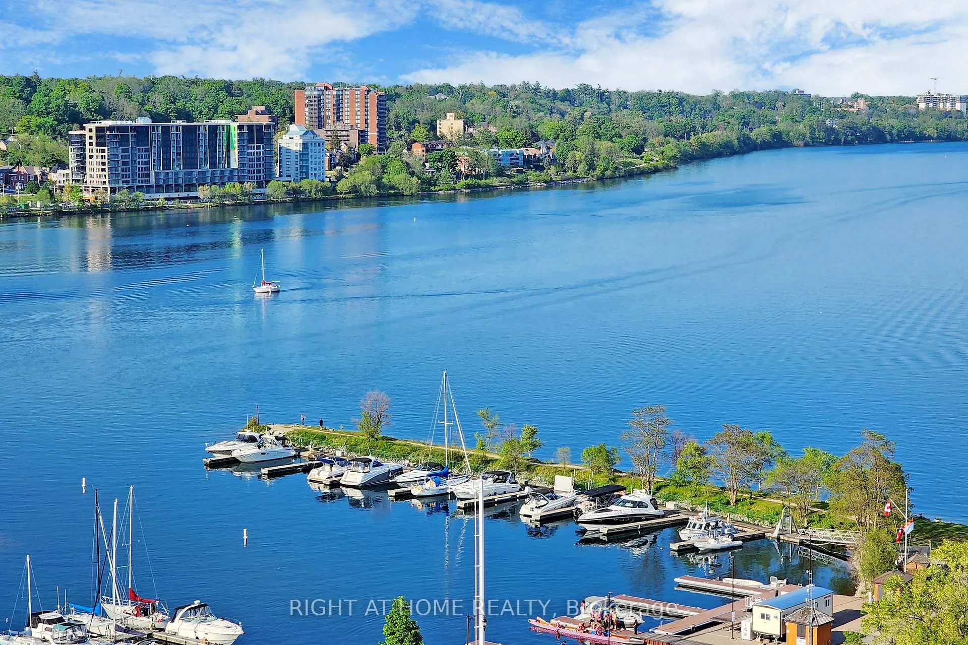 Photo 8 of Unit PH06, 37 Ellen Street, Barrie, Lakeshore — HOMEH