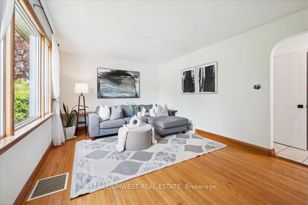 Photo 9 of 539 Guelph Street, Kitchener — HOMEH