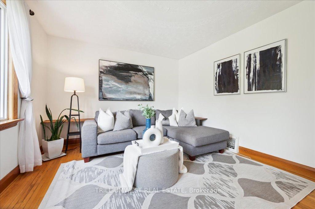 Photo 10 of 539 Guelph Street, Kitchener — HOMEH